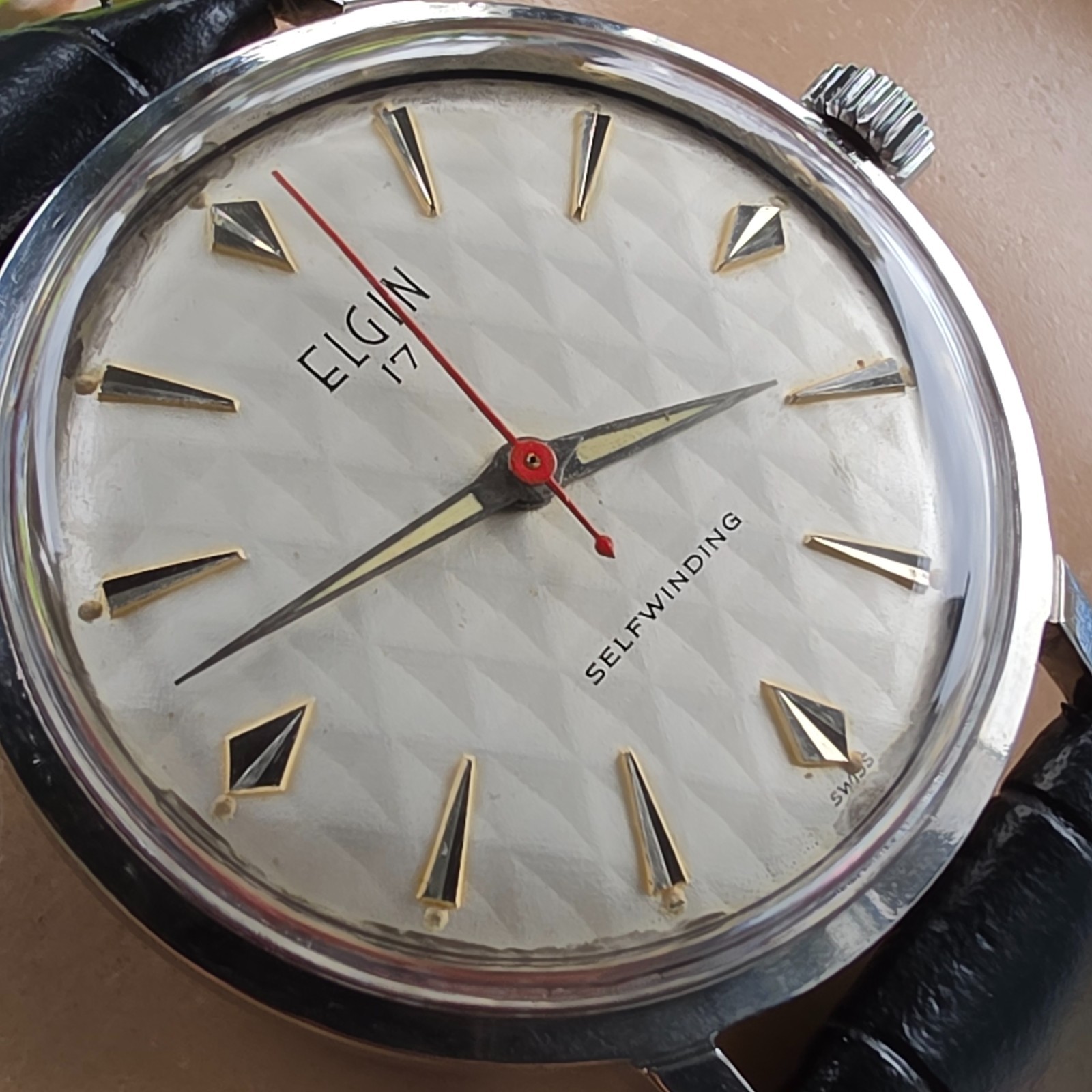Rare Vintage ELGIN men’s automatic watch Diamond Pattern dial swiss 1960s