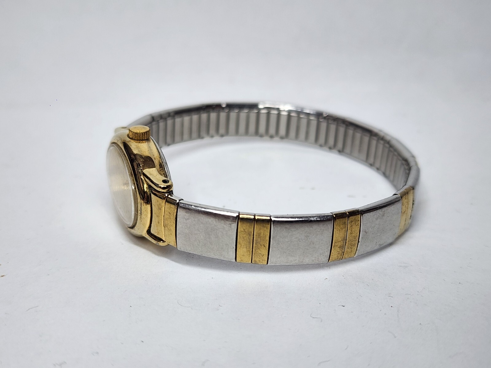 Vintage Timex Women’s Wrist Watch Gold & Silver Tone Quartz CR 2016 Cell Analog