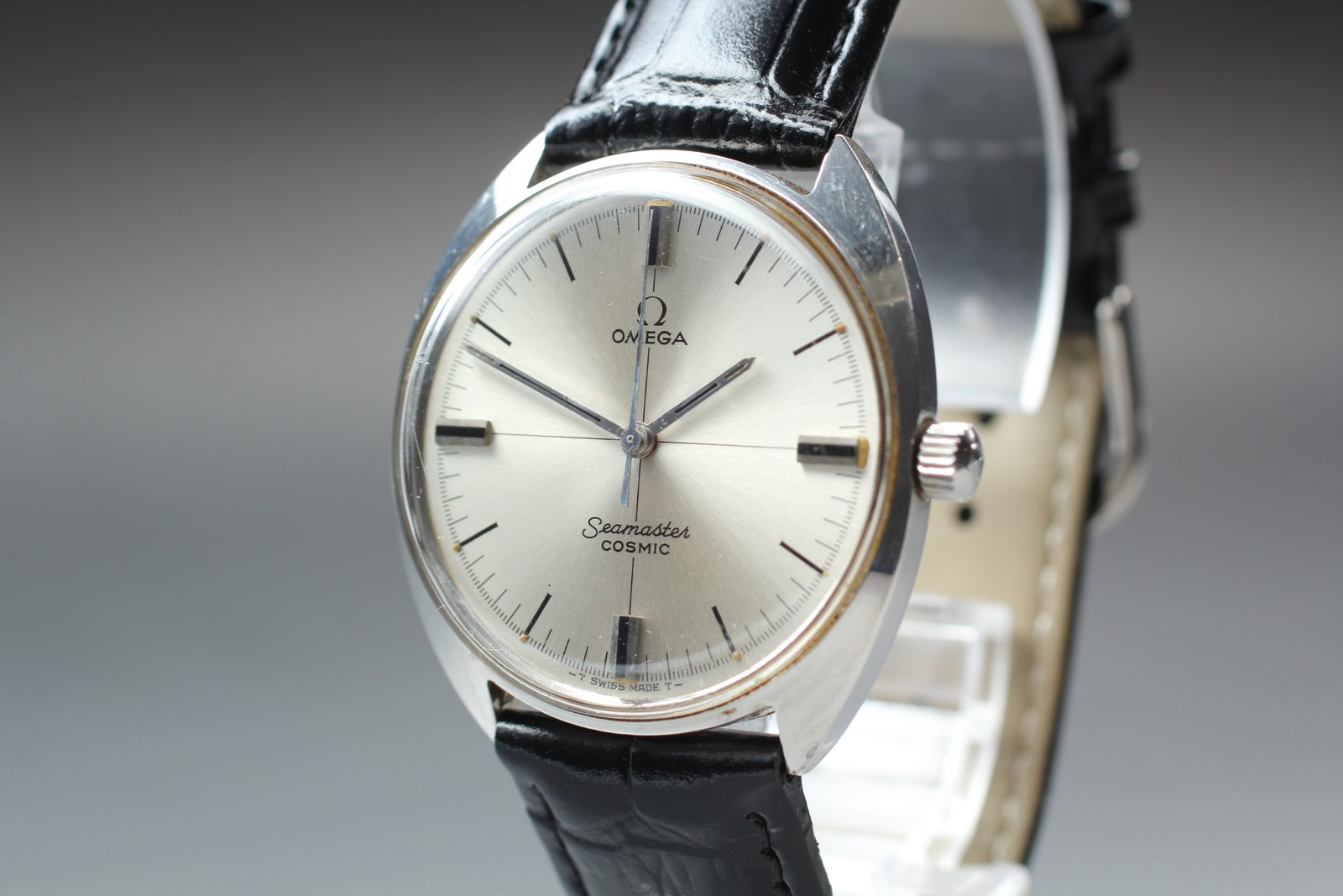 Near MINT OMEGA Seamaster COSMIC 35mm 135.017 Manual Silver Dial Men’s Vintage