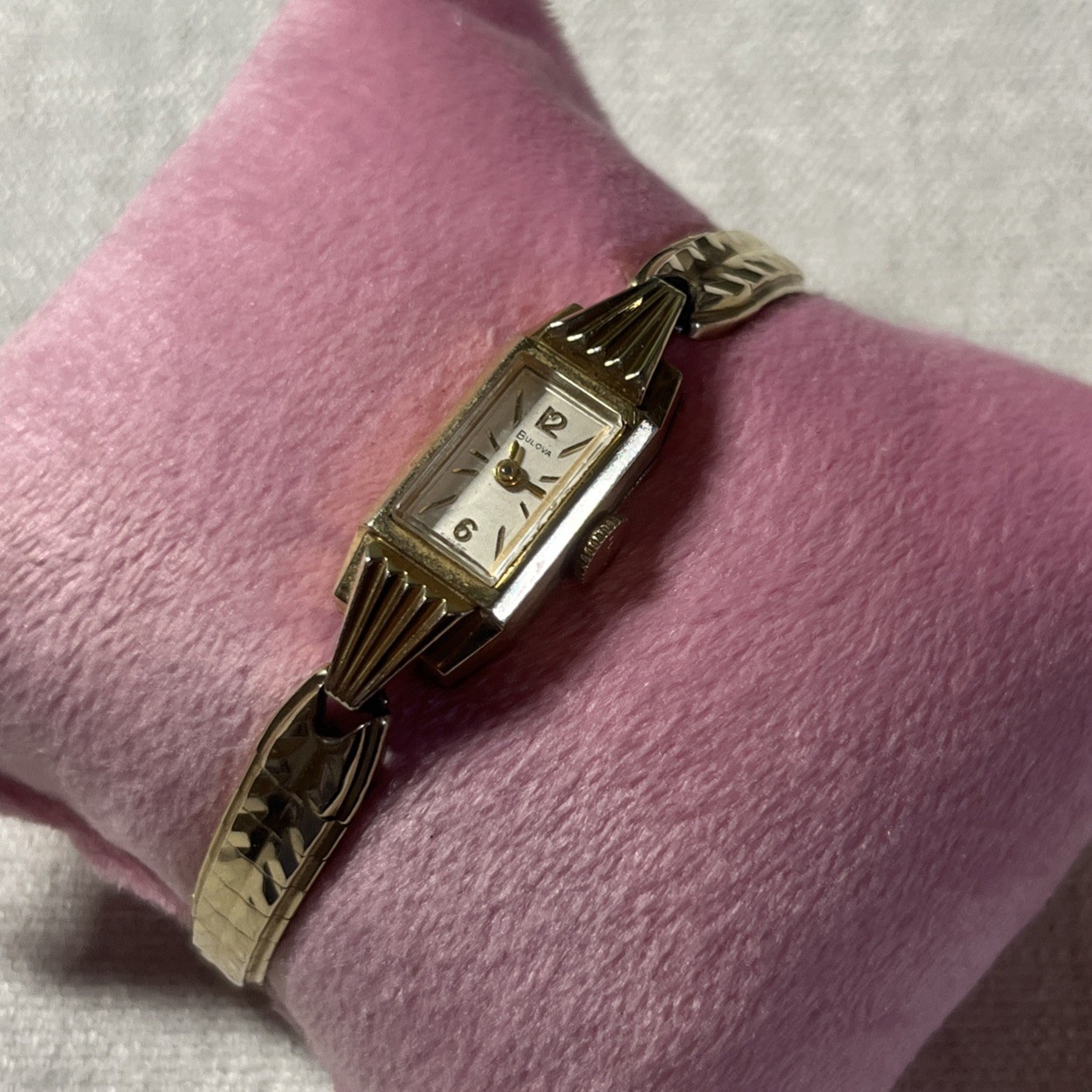 Bulova 11mm Manual Wind 10K RGP M4 Vintage Swiss Women’s Wristwatch 5 3/4”