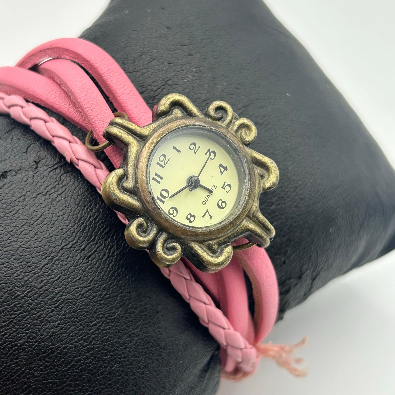 Boho Women’s Analog Watch Bracelet Pink Snap Band Working New Battery