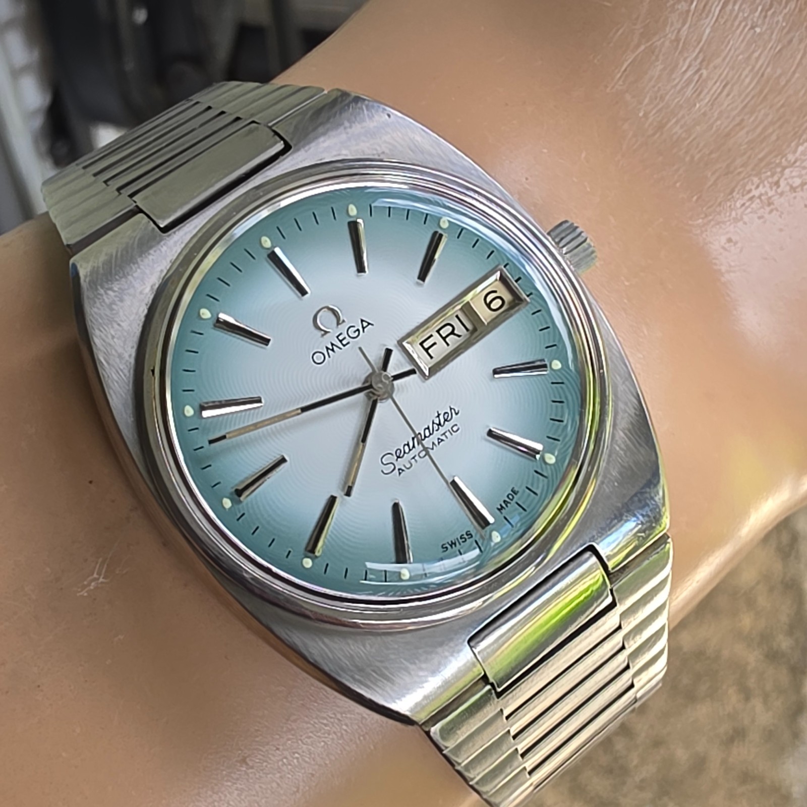 Vintage OMEGA Seamaster men’s automatic watch Two-tone sunburst dial 1970s