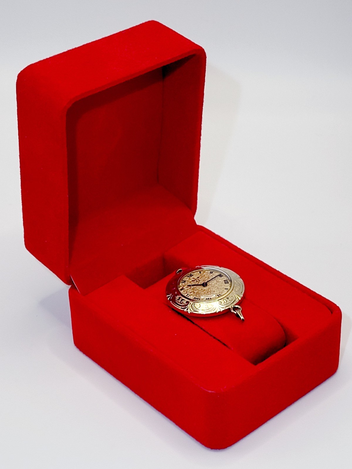 Swiss [MINT, WORKS] Elgin 34mm RARE Wind-up Women’s Pendant Watch Roman Dial