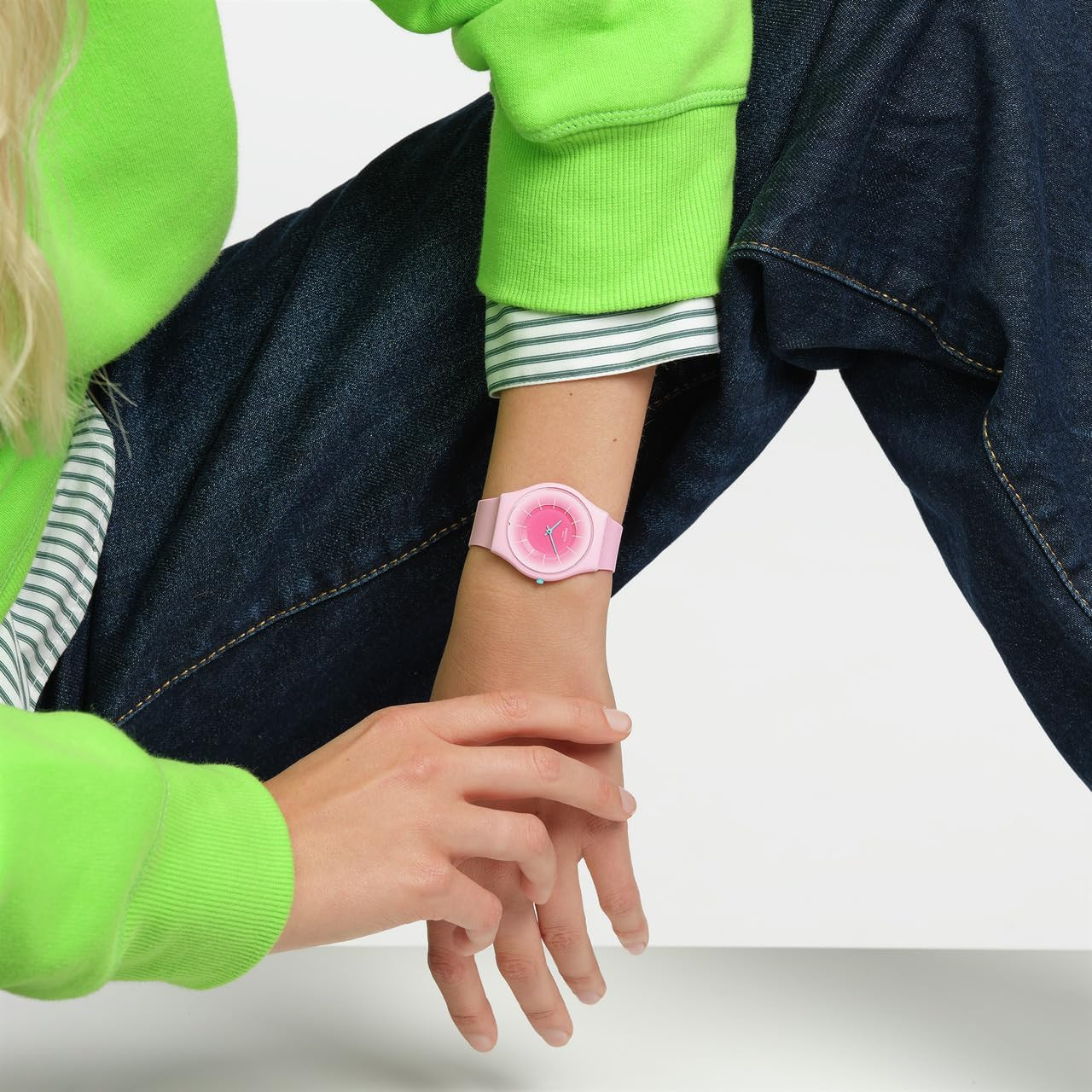 Radiantly Pink Waterproof Unisex Quartz Watch – Stylish Polymer Design