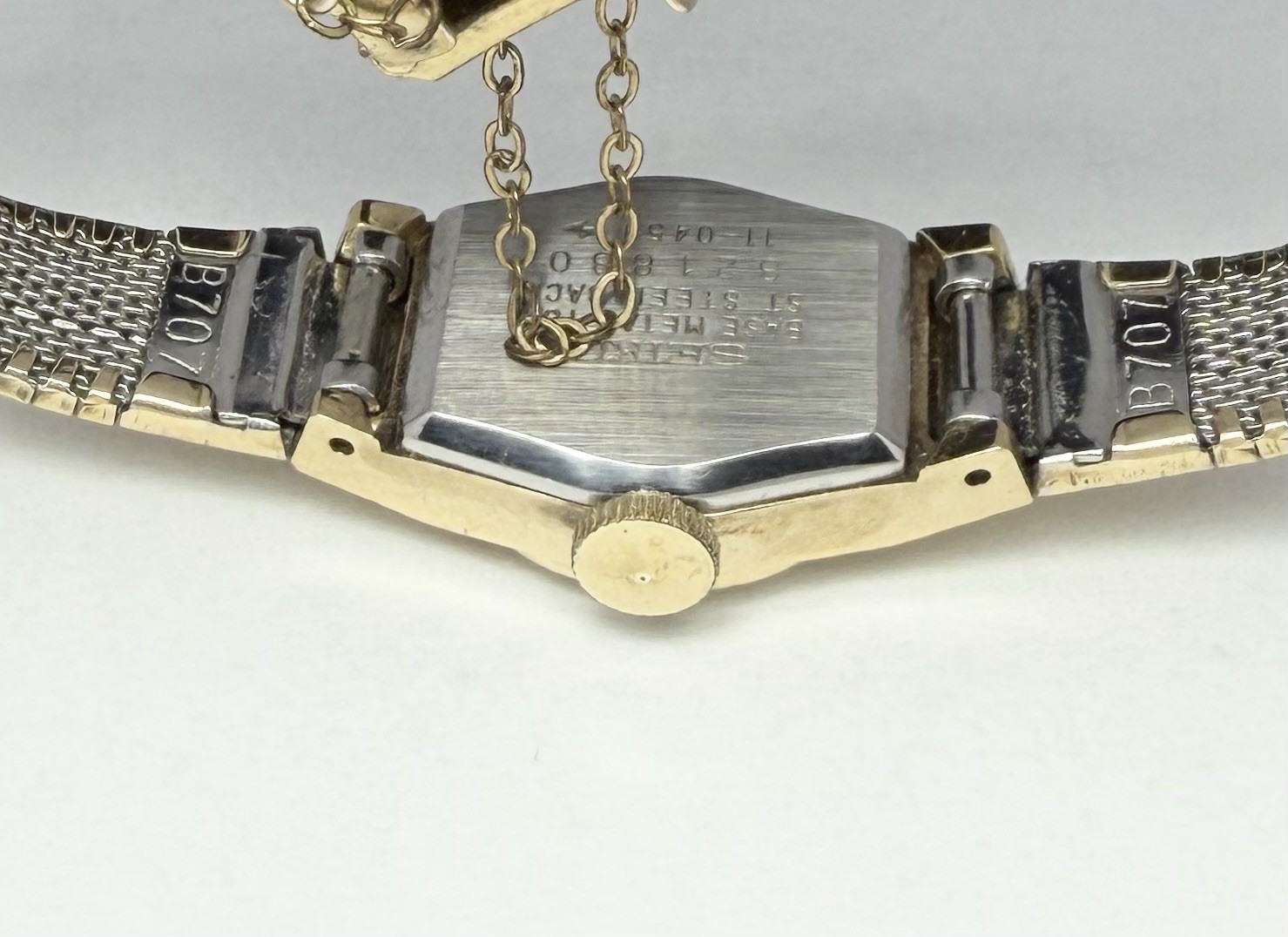 Vintage Seiko Womens Watch 16mm Champagne Dial Gold Tone Manual 11-0459 6”