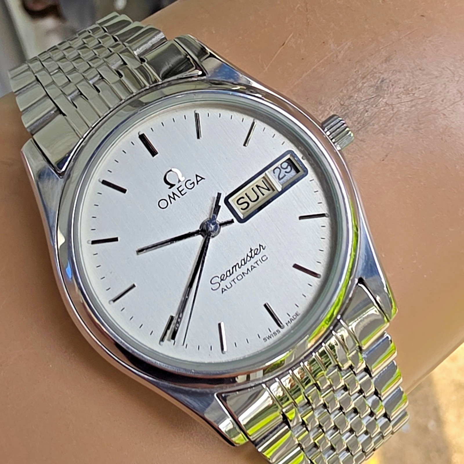 Vintage OMEGA Seamaster men’s automatic watch Ref:166.0278 day/date swiss 1982