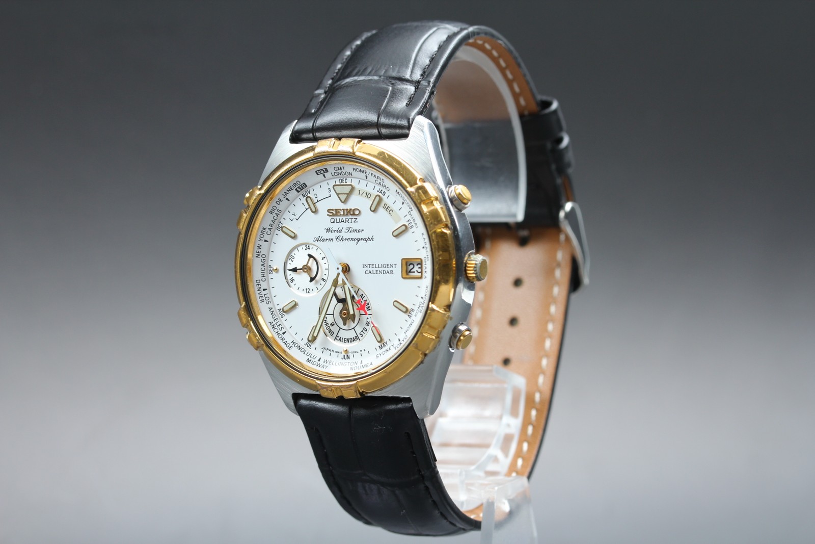 Near MINT Vintage SEIKO World Timer 6M15-0020 39mm Alarm Chrono Qz Men’s Watch