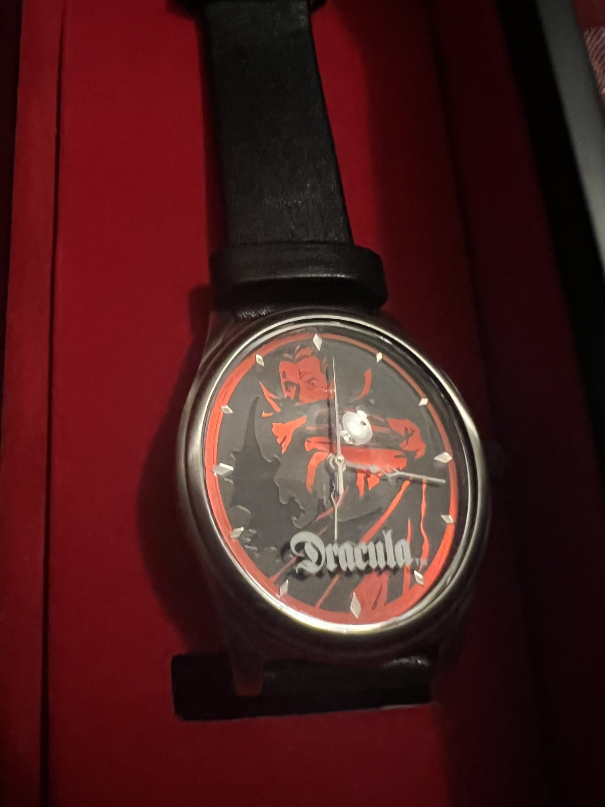 Dracula Fossil Universal Studios Limited Edition Watch w/case/box Needs Battery