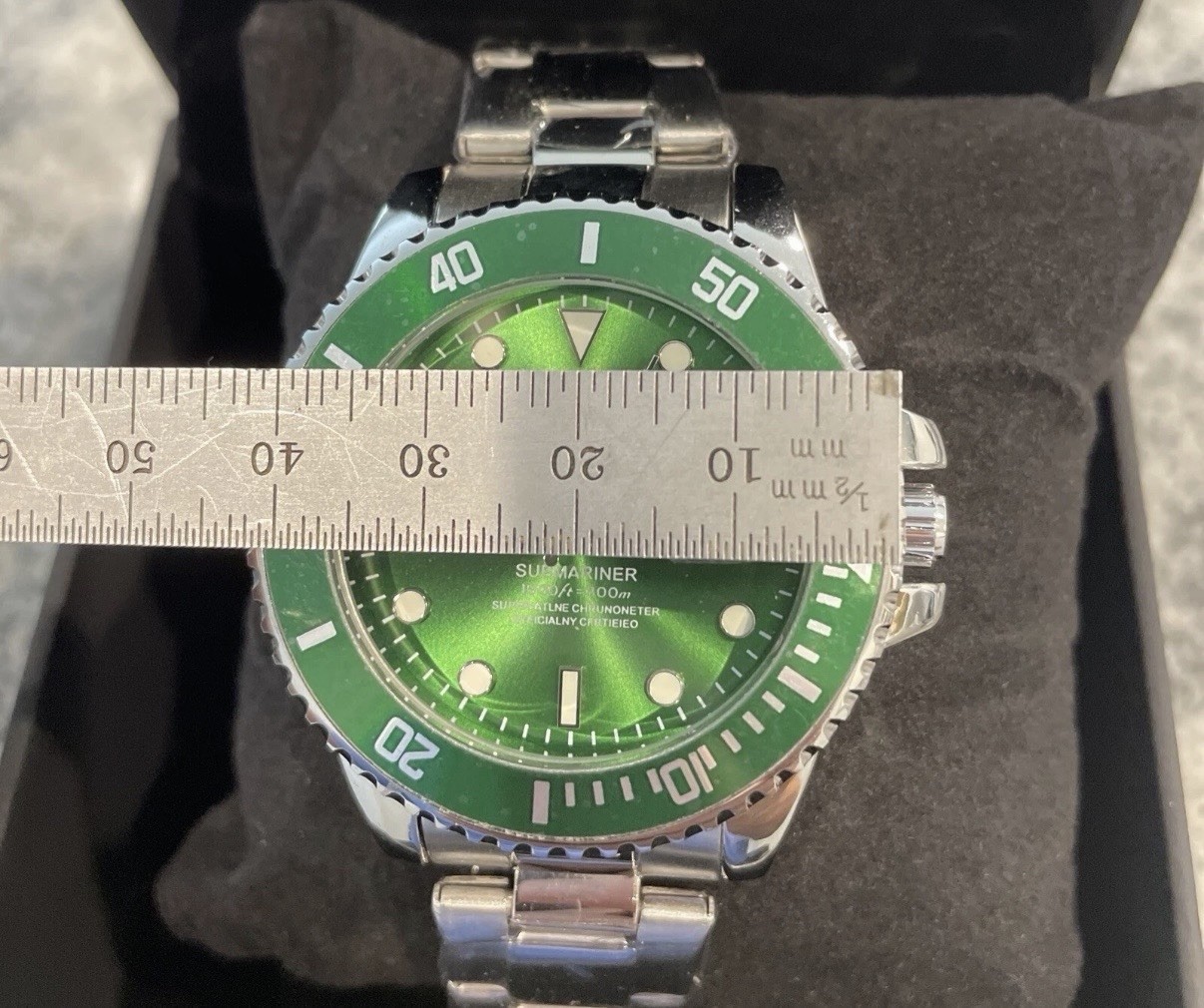 NIB Men’s Moldoa Submariner Automatic Wristwatch SS Band Heavy Made Display Back