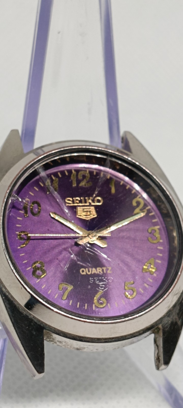 Vintage Seiko Quartz Wristwatch Purple Dial–Running– Cracked – For Repair /Parts