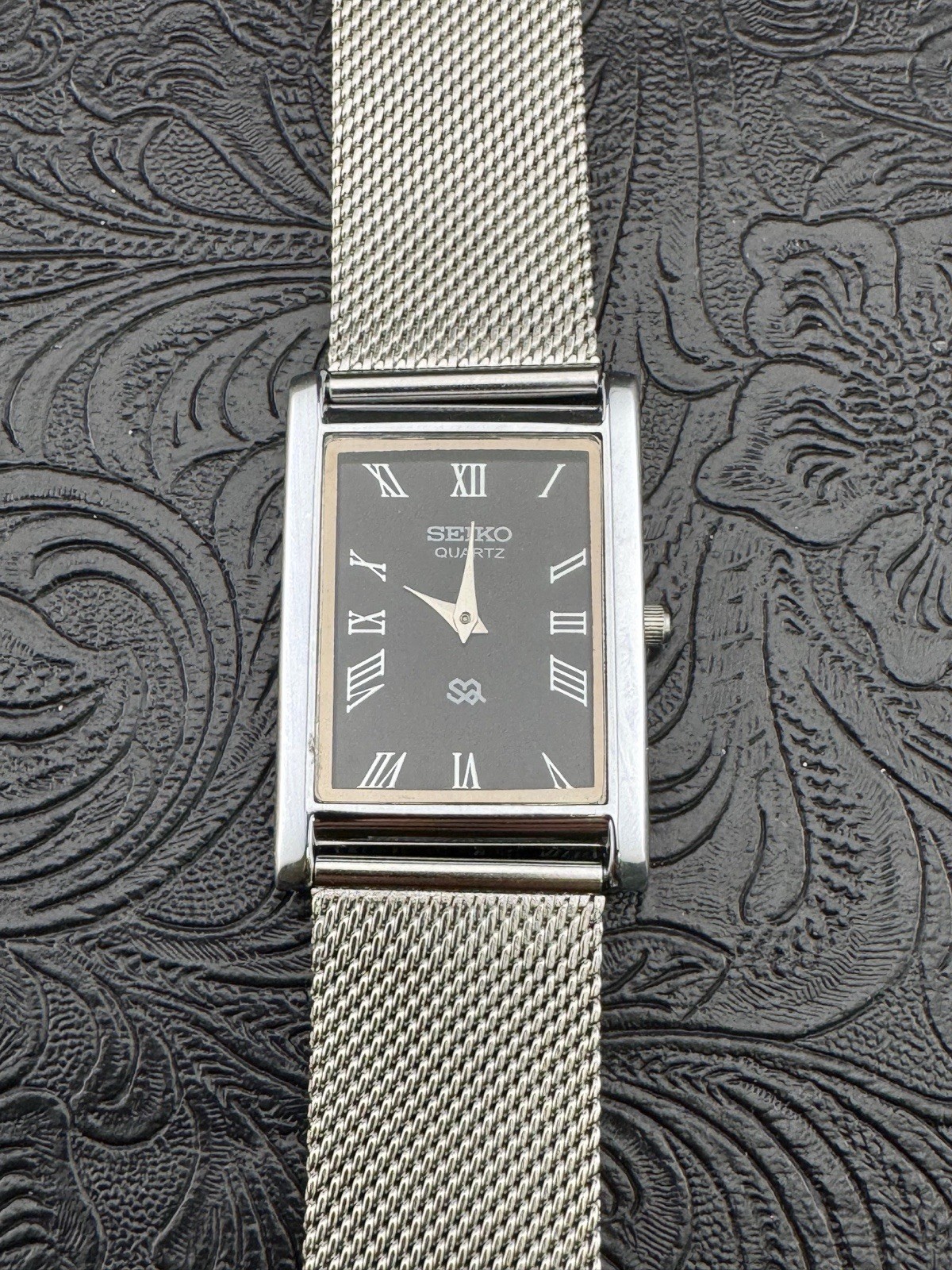 BLACK DIAL Vintage Seiko Slim Quartz Men’s Wrist Watch