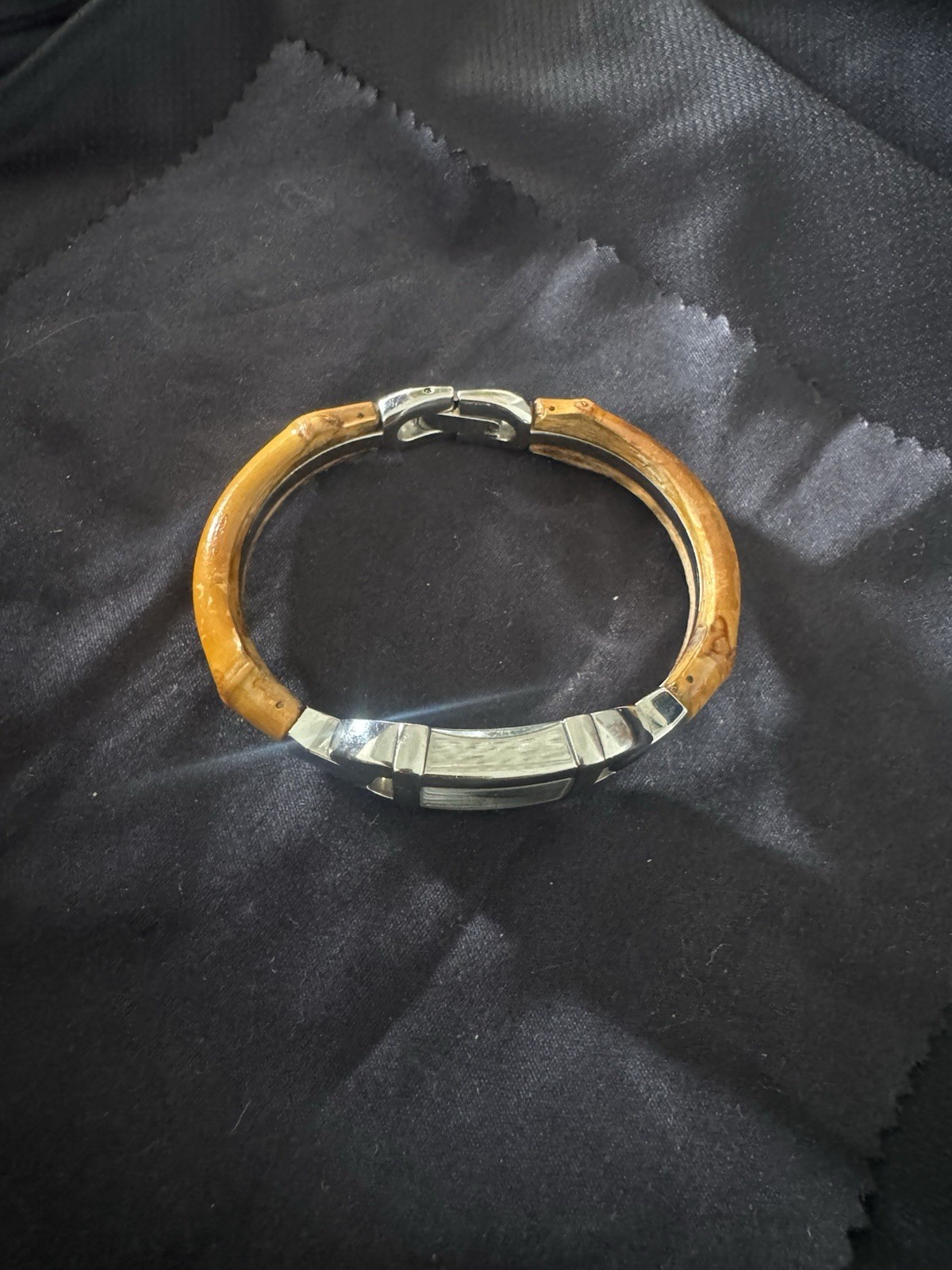 Gucci 6800L Swiss Quartz Bamboo/Metal Bangle Watch Black Dial Silver 30m