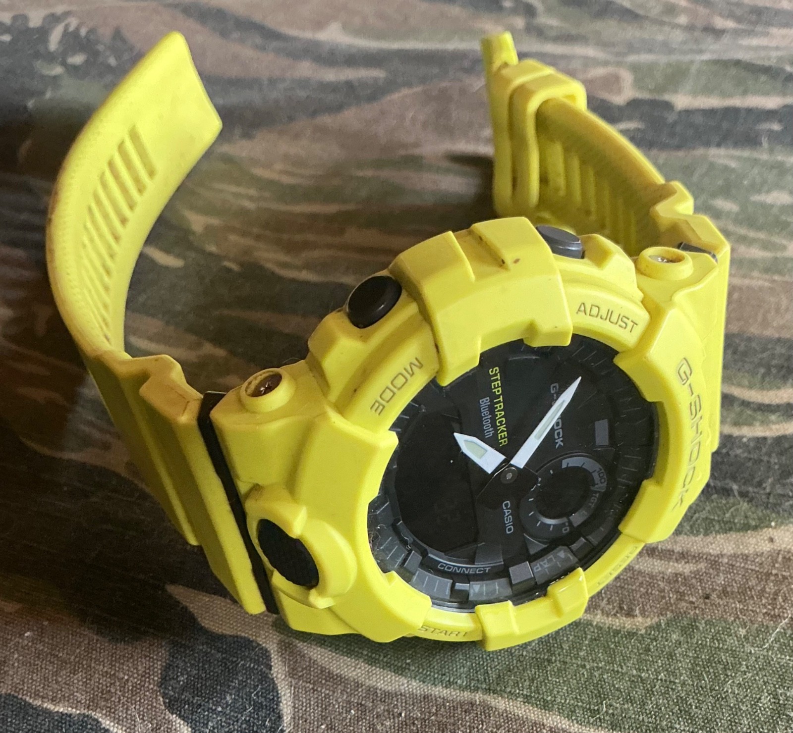 Casio G Shock Watch GBA-800 Rare Color Yellow