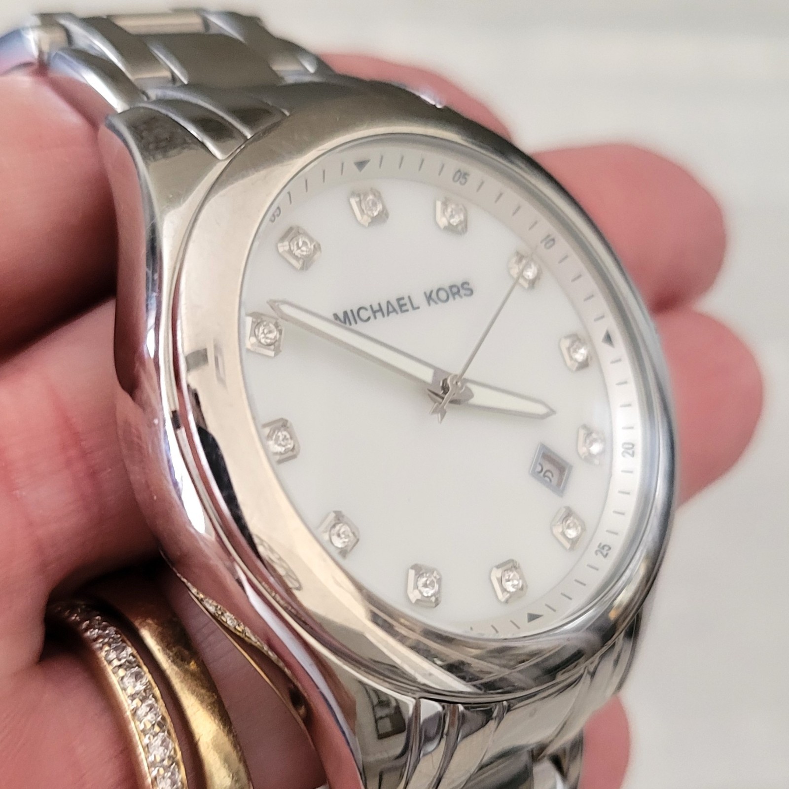 Michael Kors Womens Watch Large Silver Tone Round White Face w/ Date MK-5325 EUC