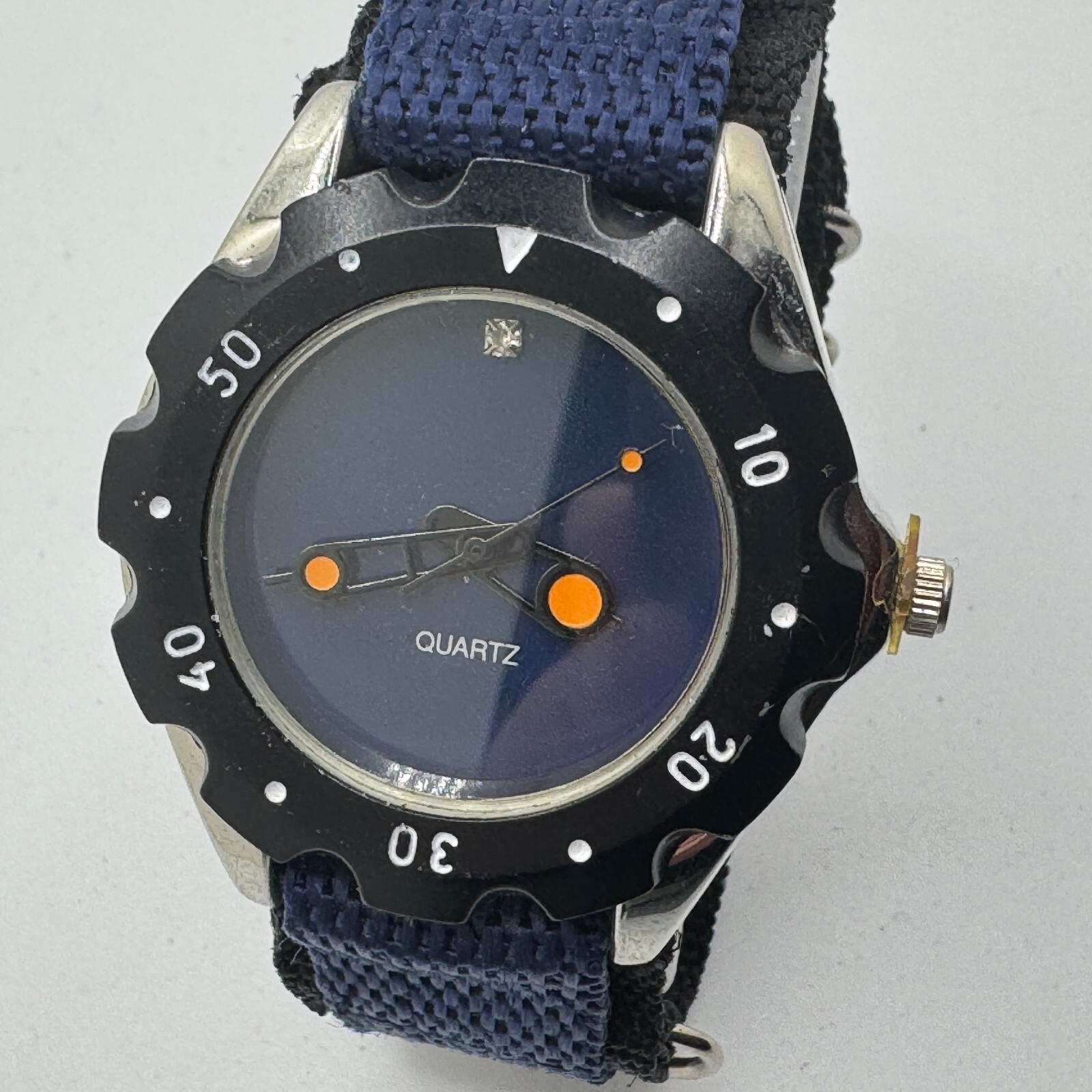 Vintage Fixed Bezel Quartz Watch Unisex Silver Faux Nylon Band Analog New Batter