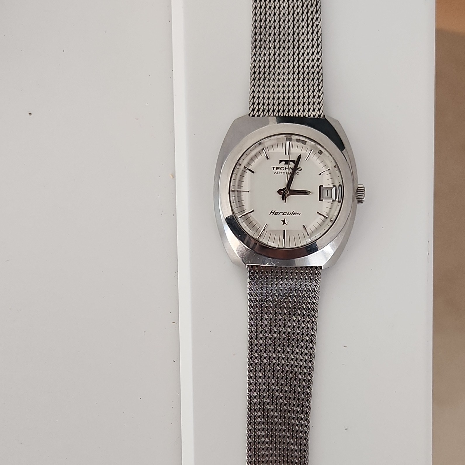 Technos Hercules Men’s Automatic White Dial Date 35mm Cushion Silver Mesh
