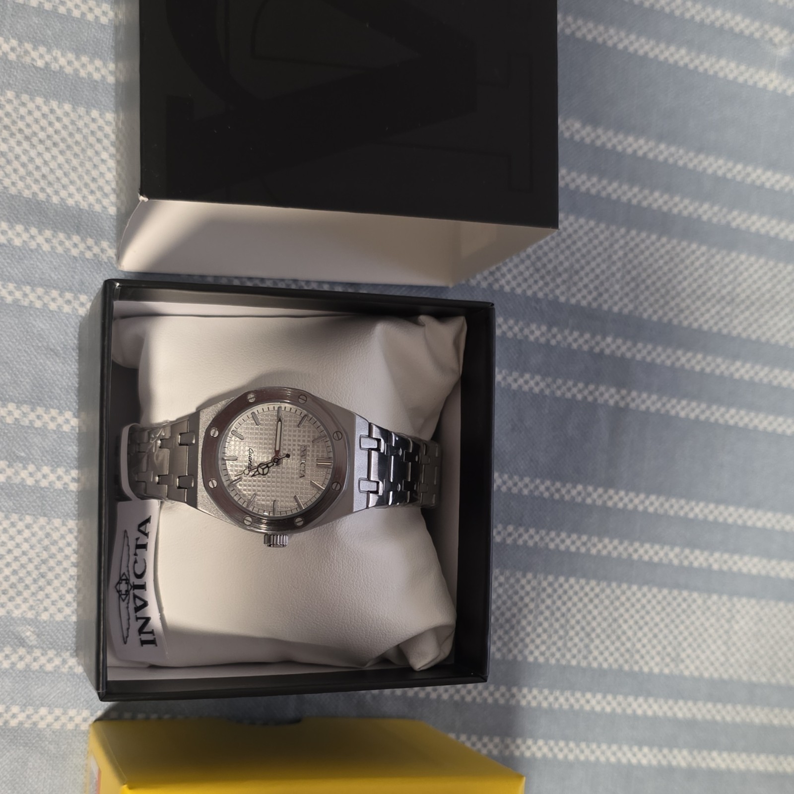 Invicta Women’s Quartz Wristwatch Silver Tapisserie Dial Steel Bracelet Box