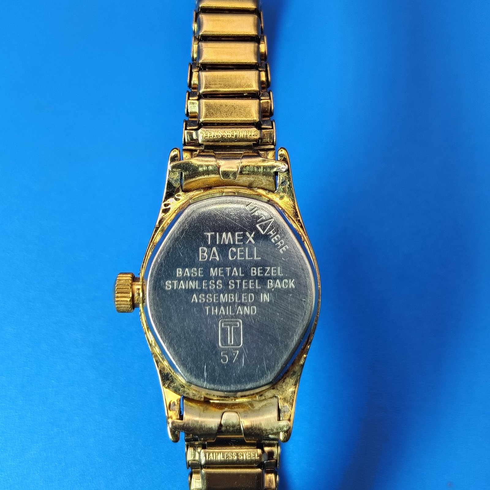 Vintage 1997 Timex Oval 20mm Women’s Quartz Watch Stretch Bracelet Size 5-8