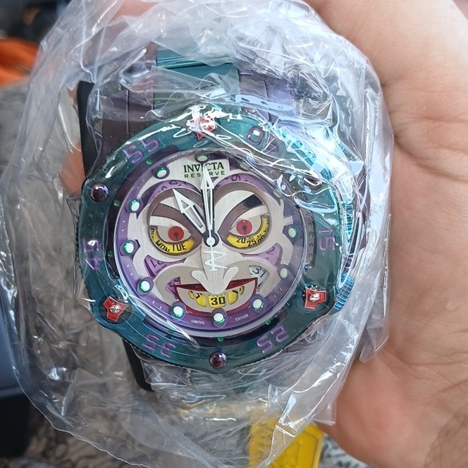 Invicta Reserve DC Joker Limited Edition Quartz Chronograph 52mm 200m Box