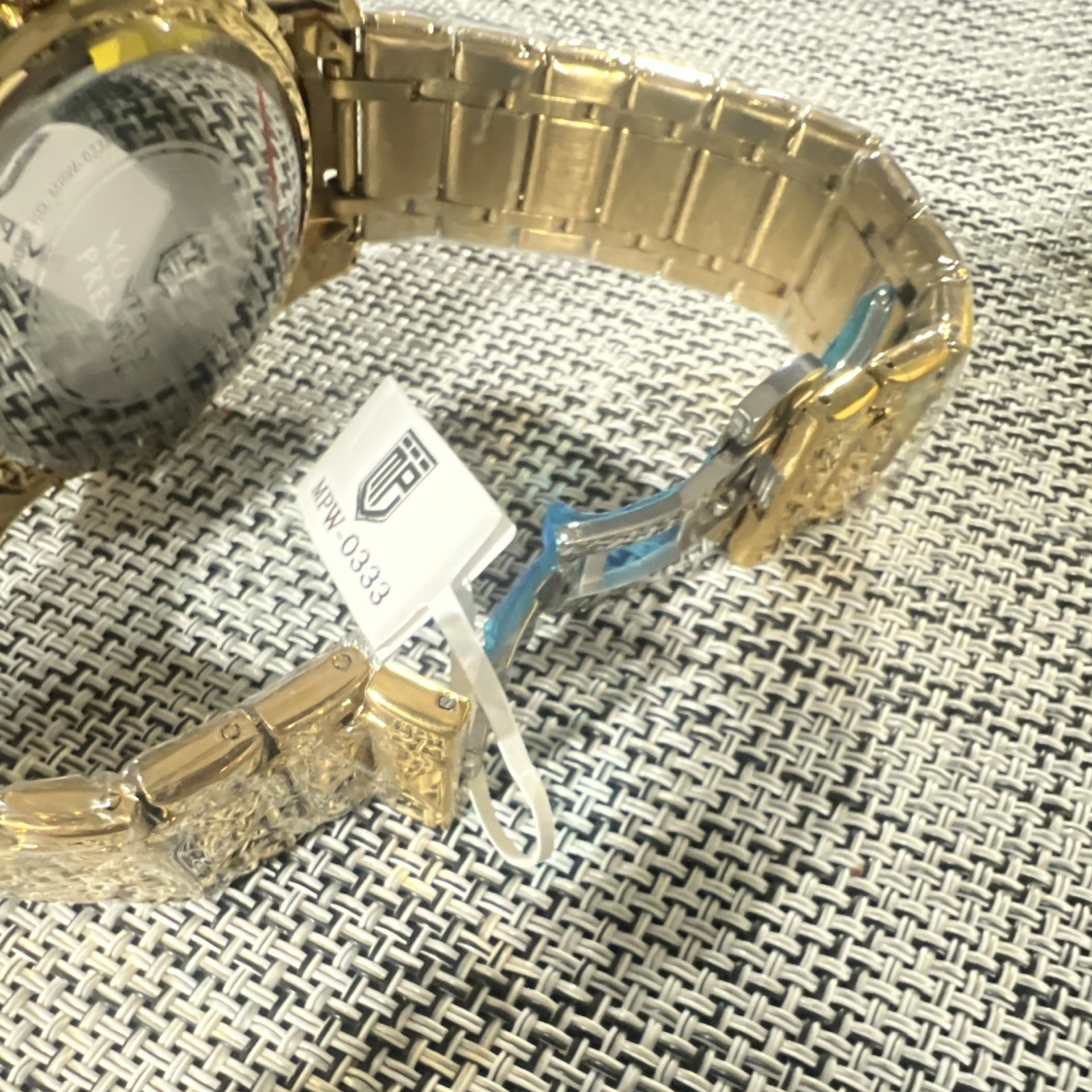 Montres Prestige Men’s Quartz Chronograph Gold-Tone Bracelet 44mm 30m Box