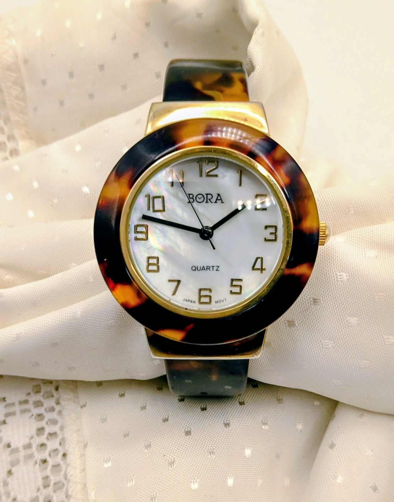 Bora Watch Tortoiseshell Bangle Mother Of Pearl Gold Tone Japan Needs Battery