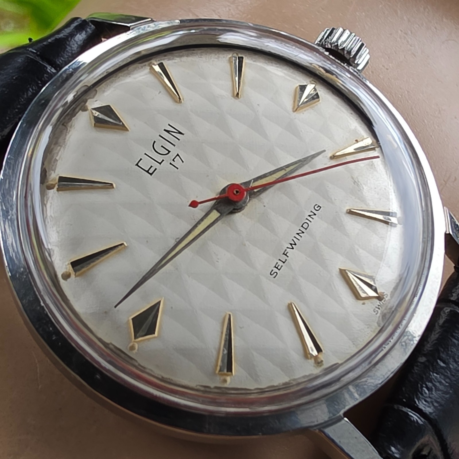 Rare Vintage ELGIN men’s automatic watch Diamond Pattern dial swiss 1960s