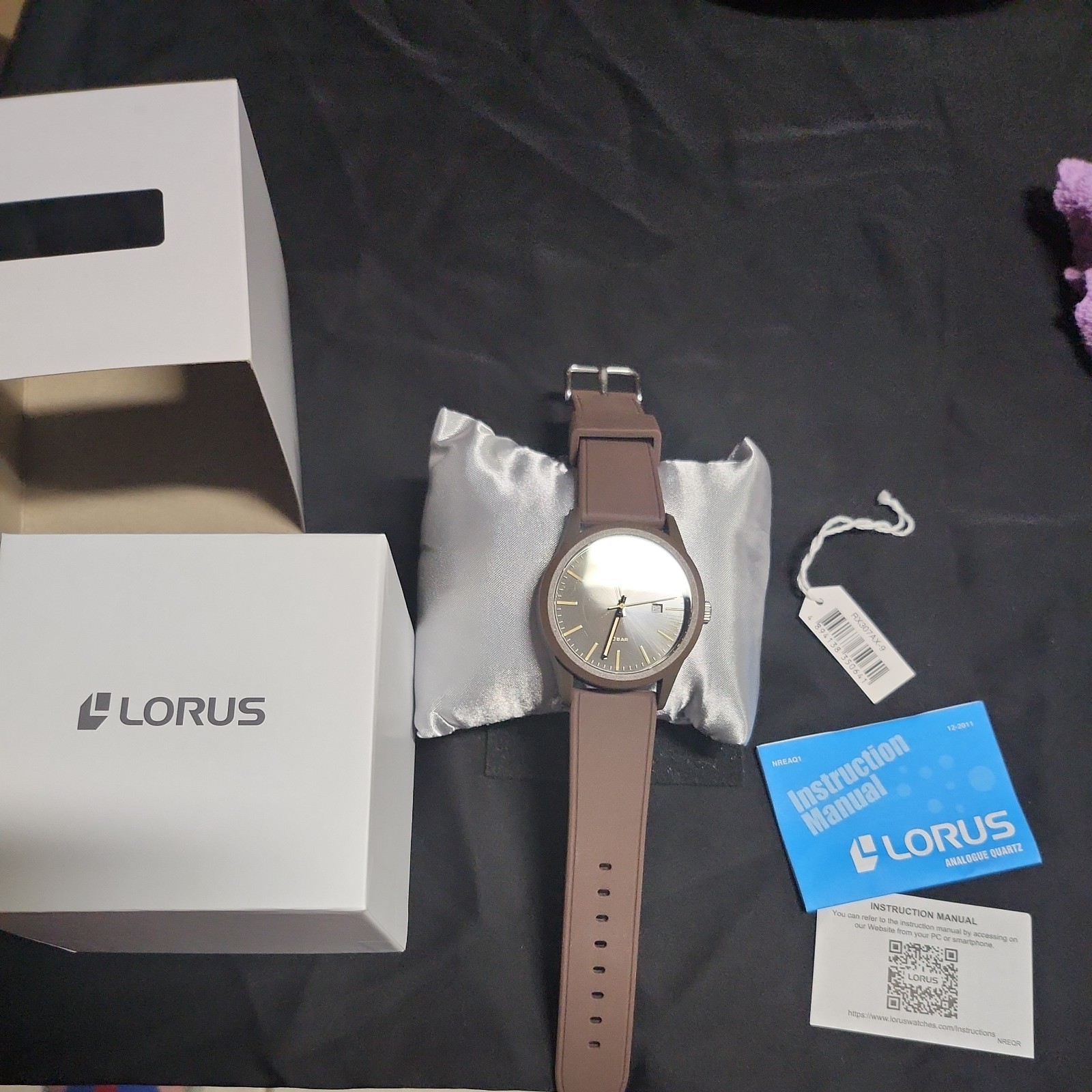Lorus Mens Solar Rubber Strap Watch RX307AX9