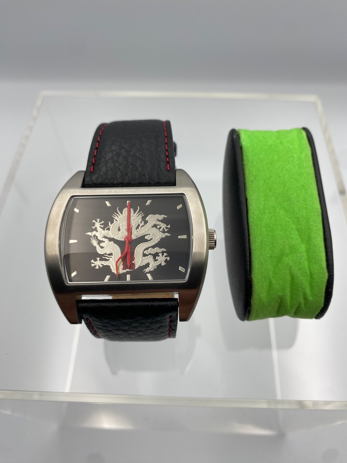Shanghai Tang Analog Quartz Mens Sea Dragon watch – RARE – Excellent Condition!