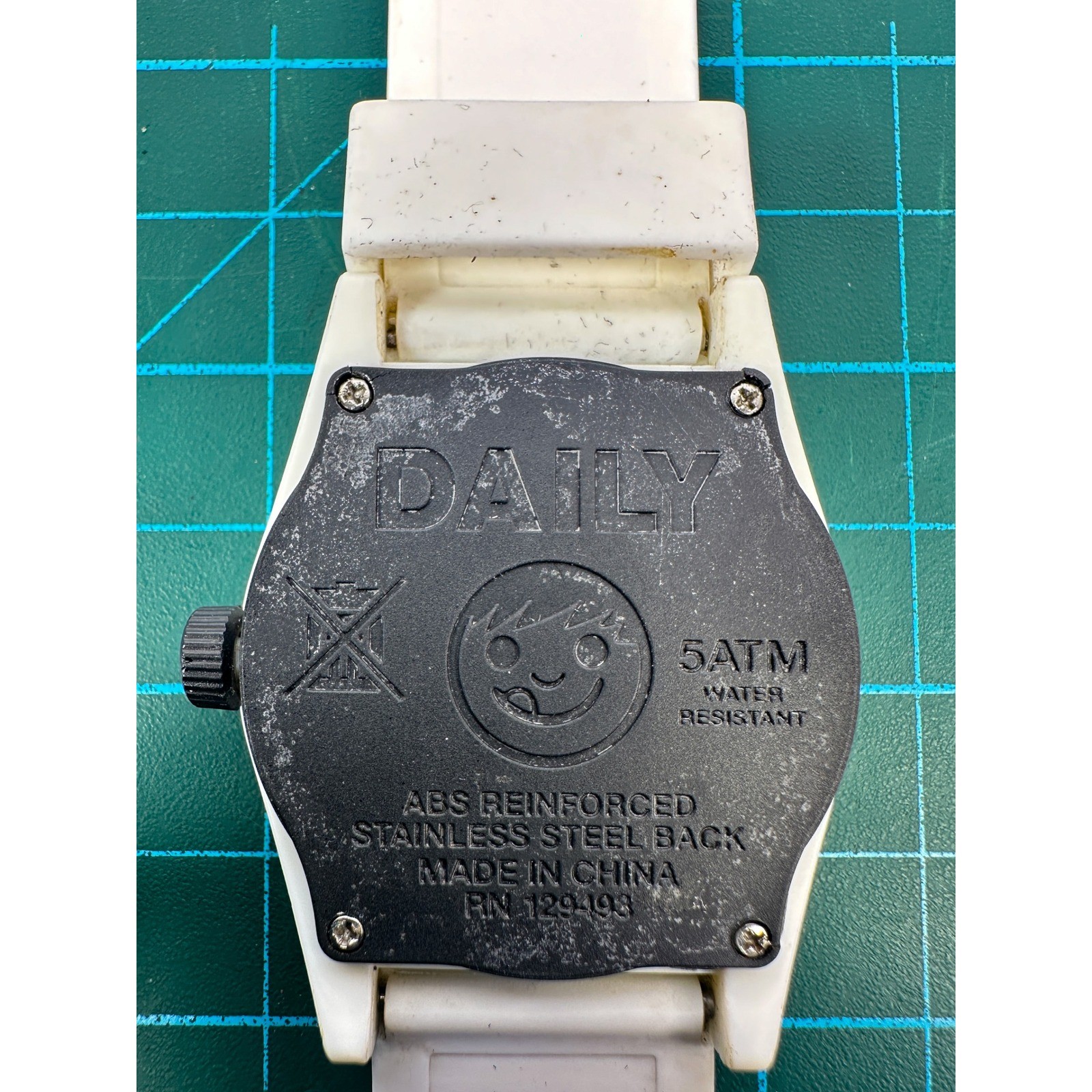 Neff Daily Watch White Matte Polyurethane Quartz Sport Wristwatch NEW BATTERY