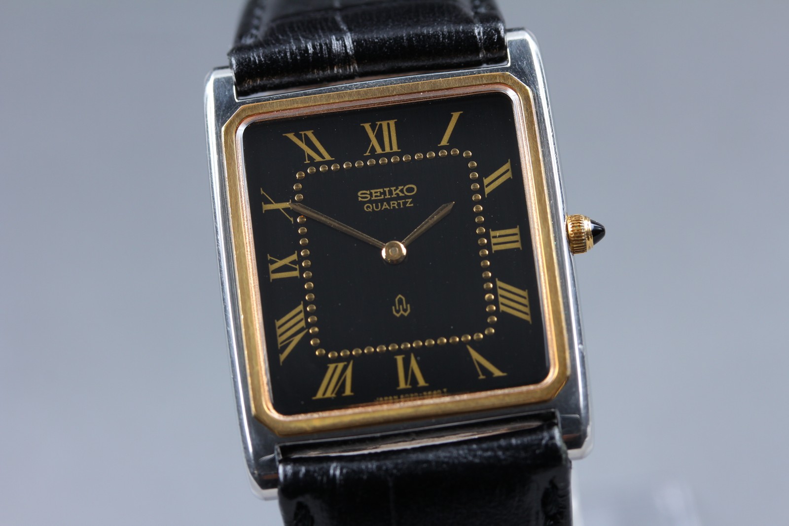 【Near MINT】SEIKO Dolce 6020-5470 27mm Black Roman Dial Tank Quartz Men’s Watch