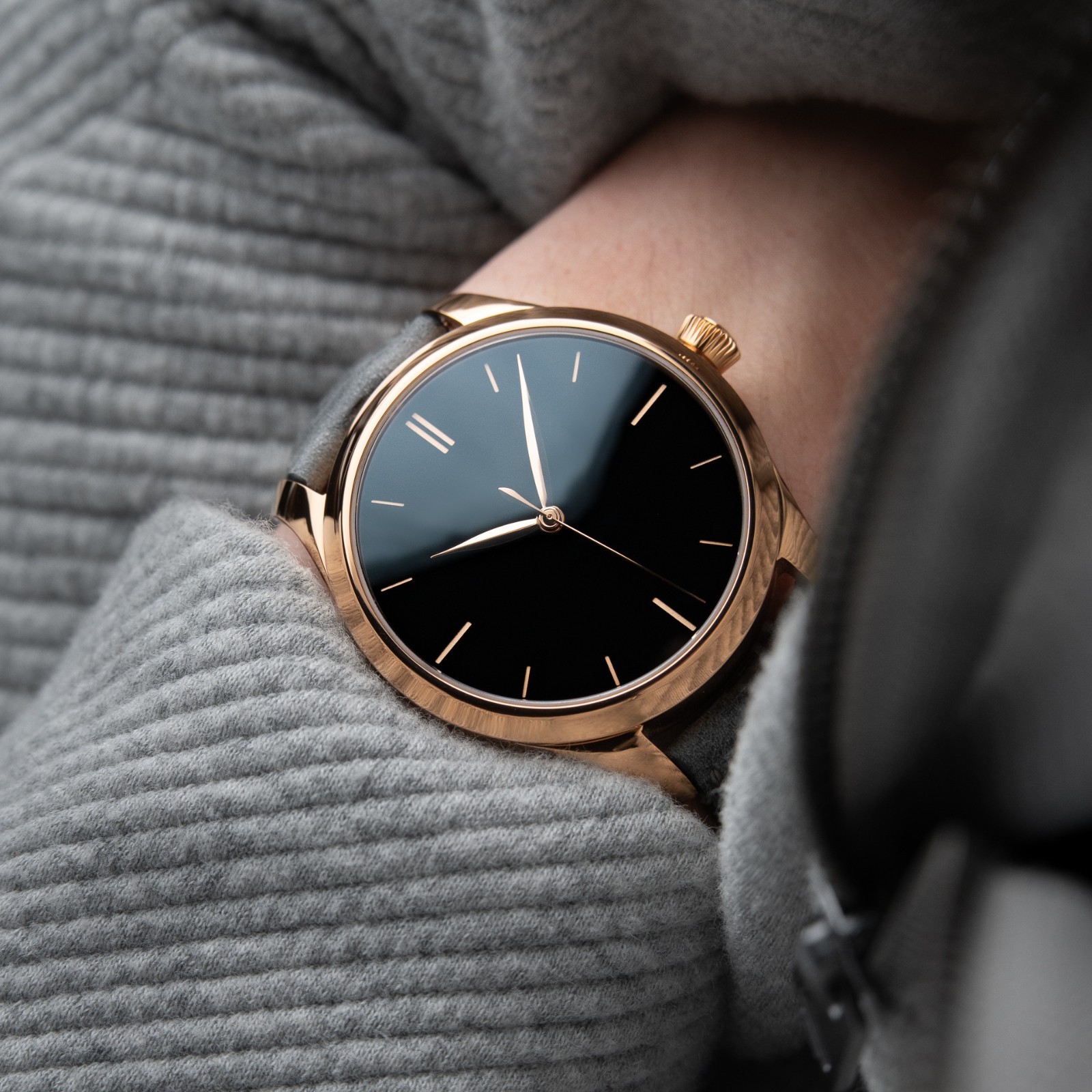 H.Moser & Cie. Endeavour Centre Seconds UNWORN 5/2026 Vantablack Red Gold Watch