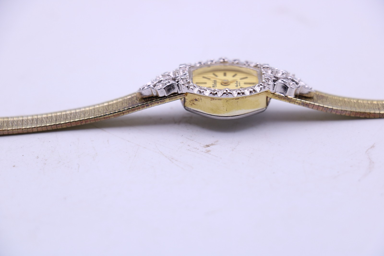 Dufonte by lucien piccard diamond bezel gold tone wrist watch 17mm 7″ adjustable