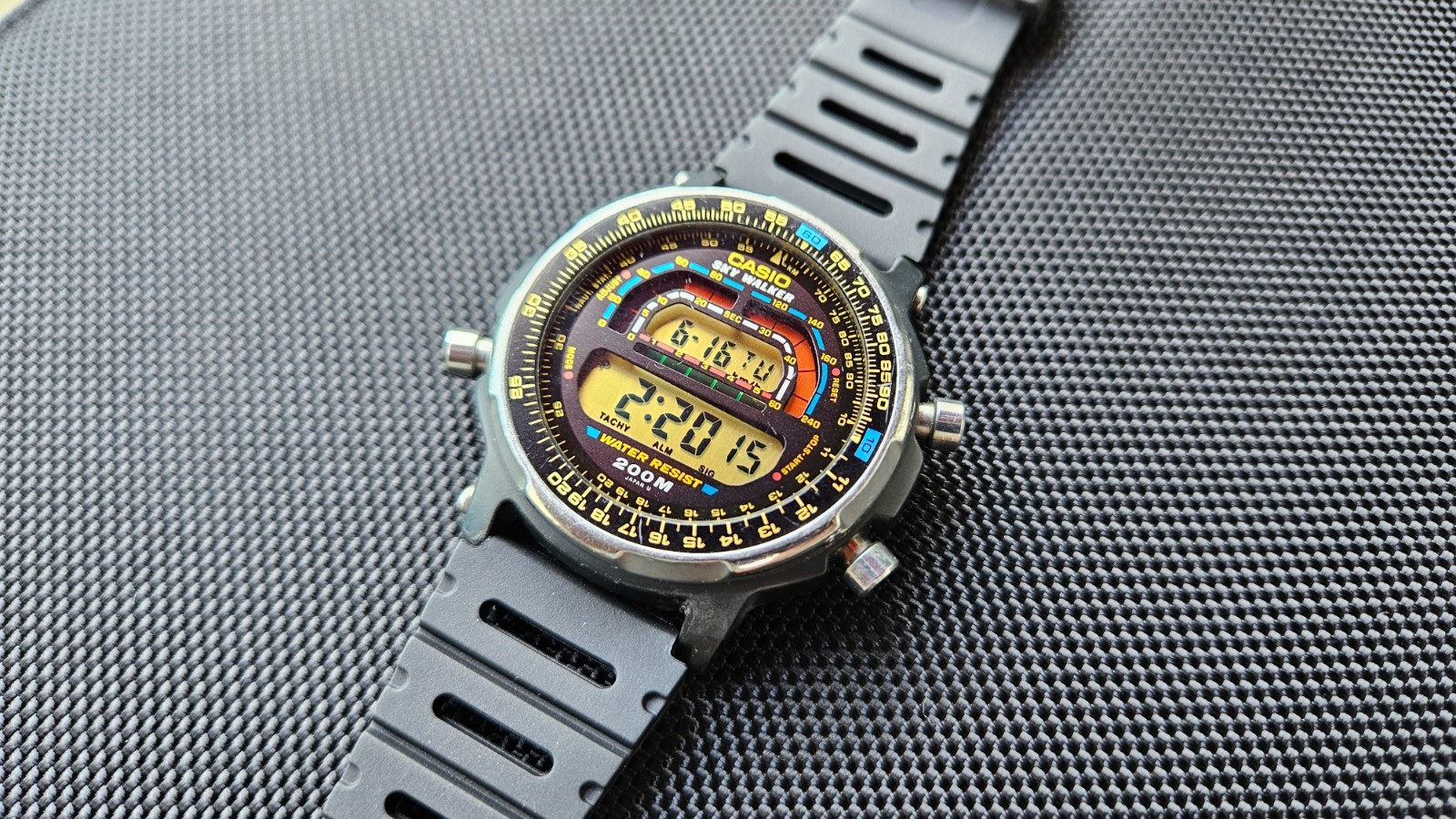 Rare Vintage Casio Sky Walker DW-401 Digital Sports Watch JDM 1980s