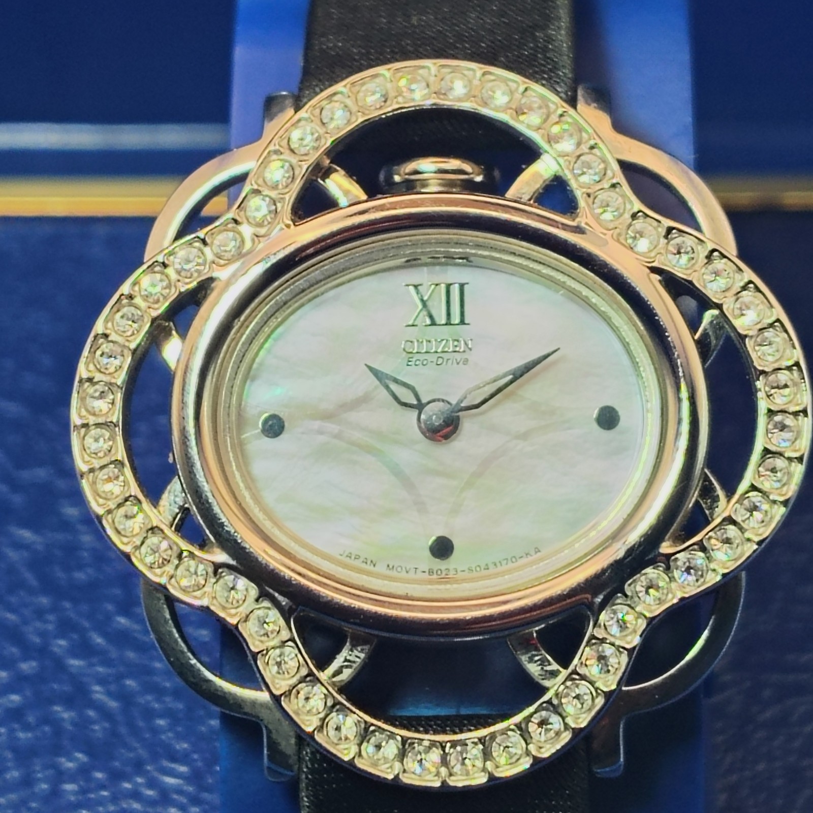 Vintage 2012 CITIZEN Eco Drive Mother Of Pearl Women’s Quartz Watch Swarovski