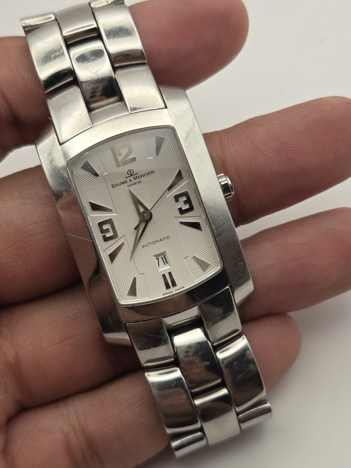 Baume & Mercier Hampton White Dial Men’s Watch 65308 – 26x40mm – 6.25in