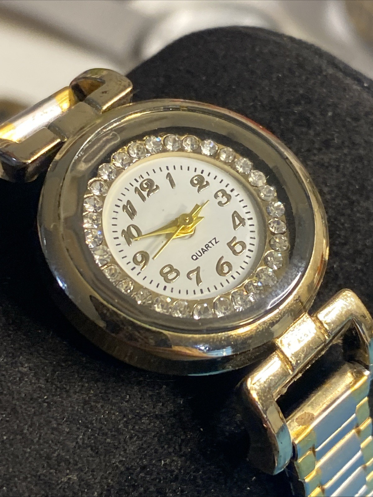 Unbranded Quartz Watch with Diamond Like Bezel Flex Band New Battery
