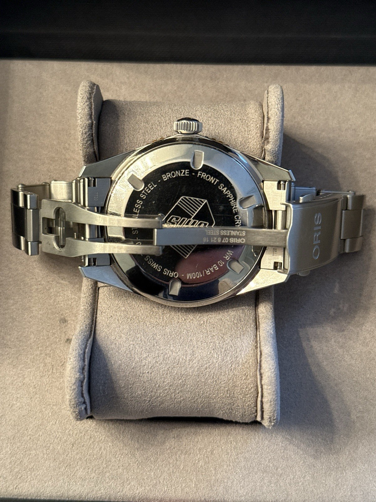 Oris Divers Men’s Black Watch – 01 400 7772 4054-07 8 20 18