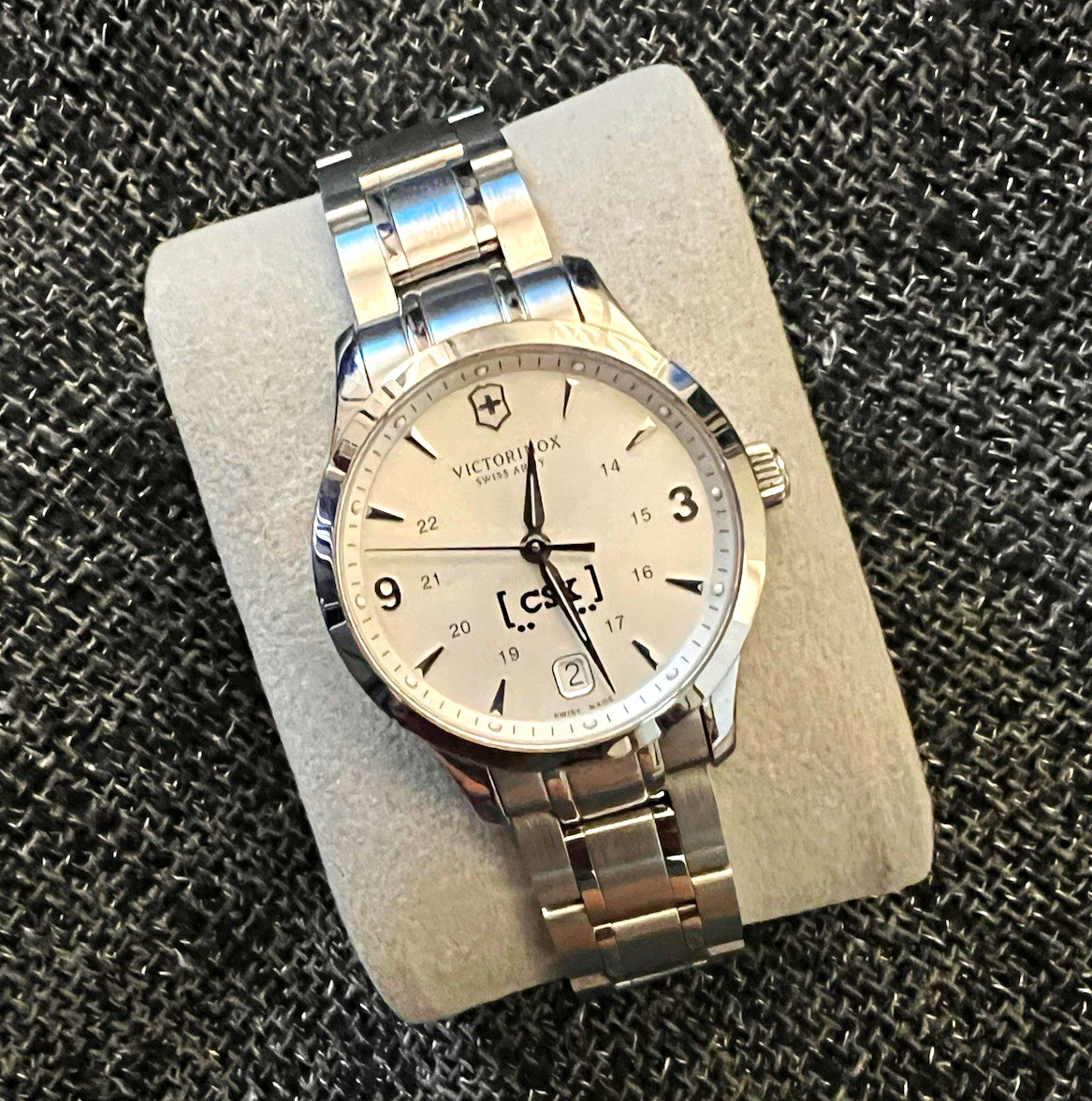 Victorinox Swiss Army Swiss Made Sapphire Crystal 100m White Dial Date 34mm