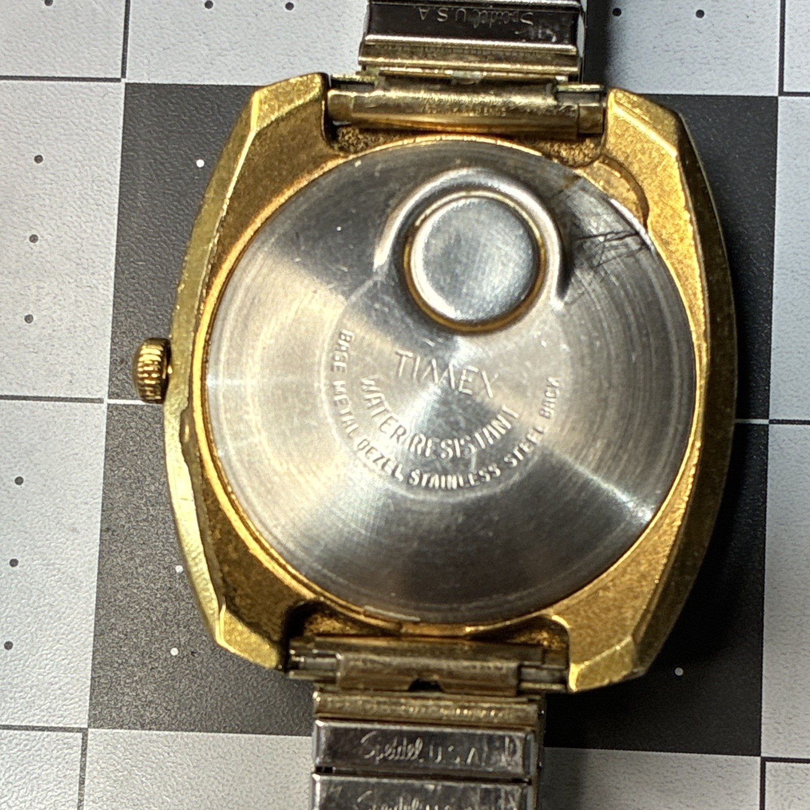 Vintage 1970s Timex Electronic UFO Cushion Case Watch 39.7mm Jumbo Day Date Runs