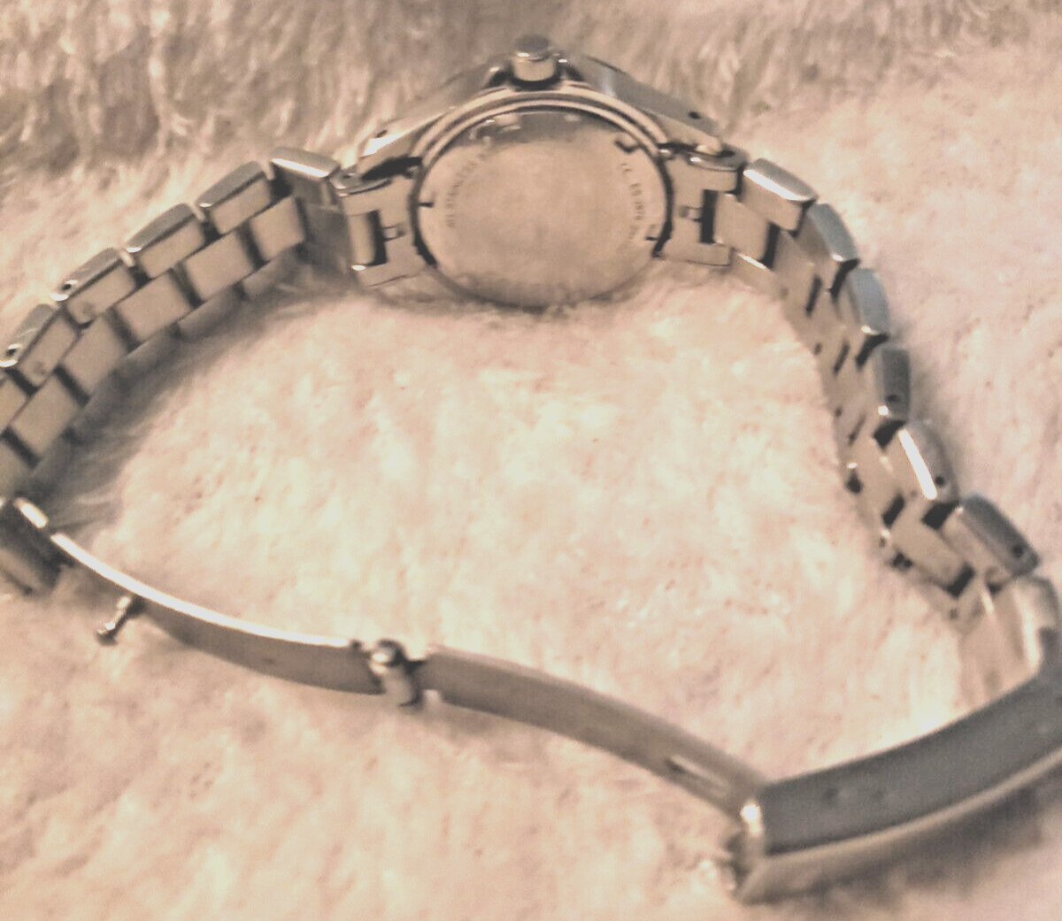 FOSSIL WATCH, WOMEN’s metal link strap, fold-over push clasp. GOOD CONDITION.
