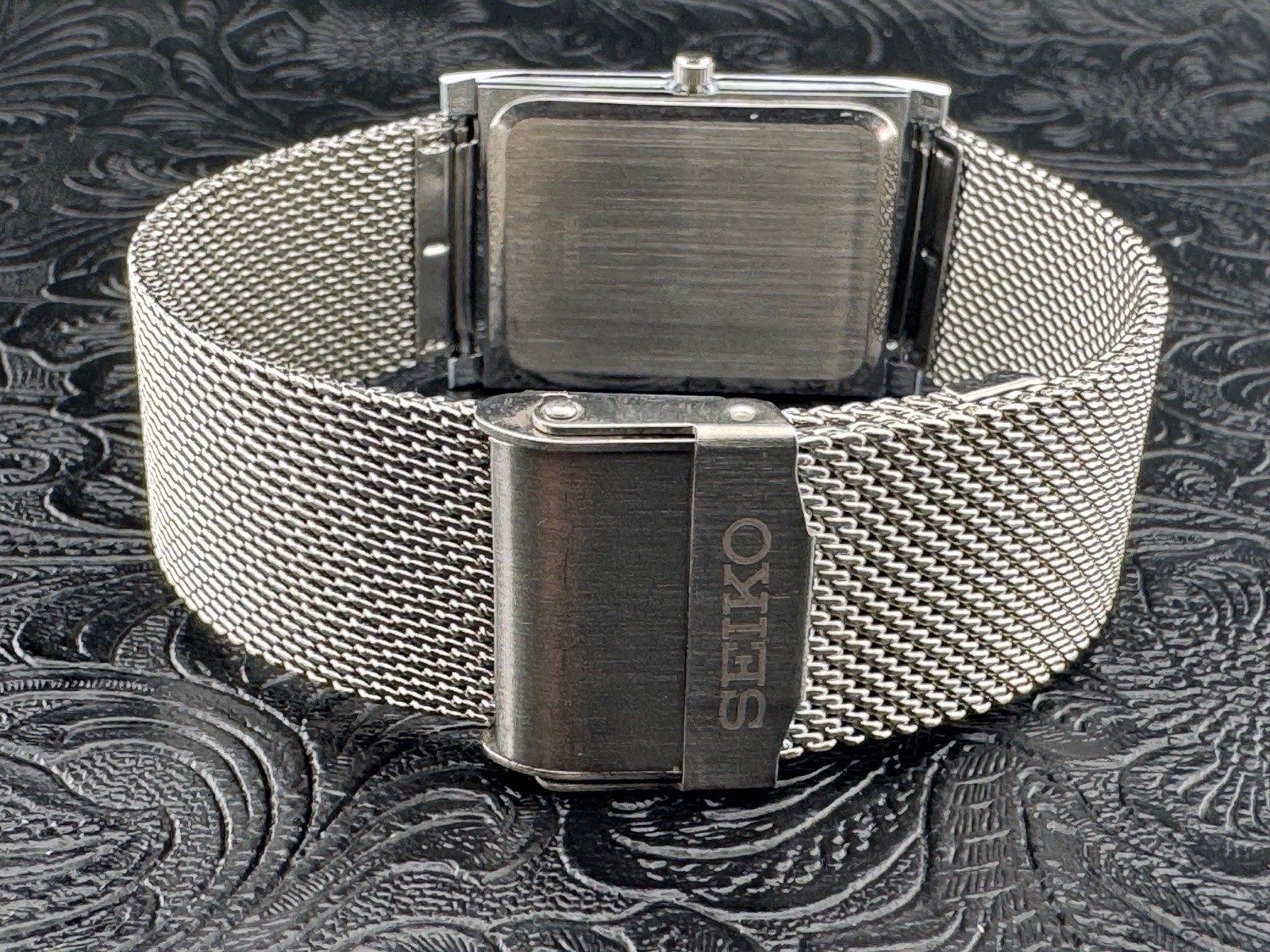 RARE YELLOW DIAL WITH SILVER CASE Vintage Seiko Slim Quartz Men’s Wrist Watch