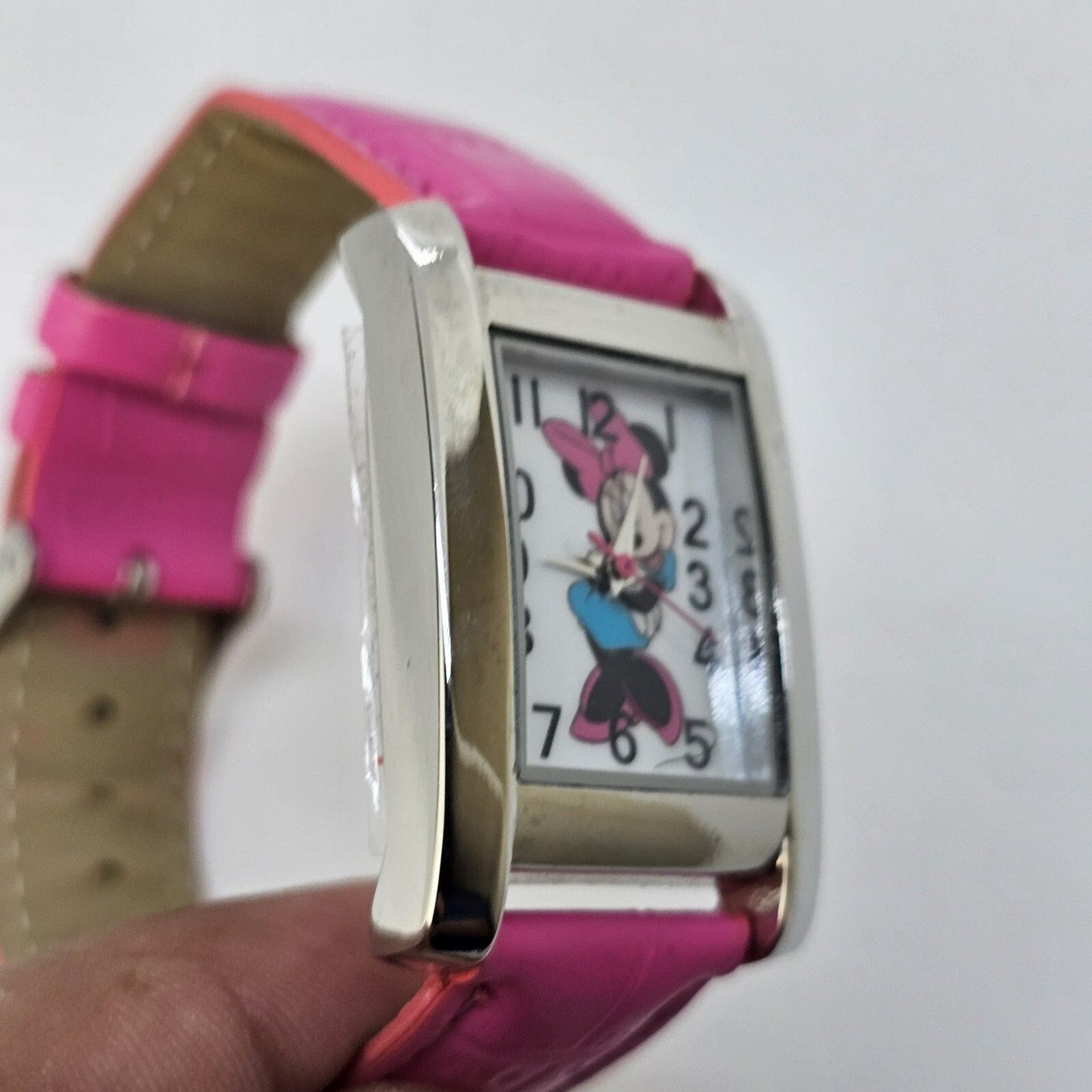 Minnie Mouse Women’s Watch 26MM White Dial Pink Leather Band Straps New Battery