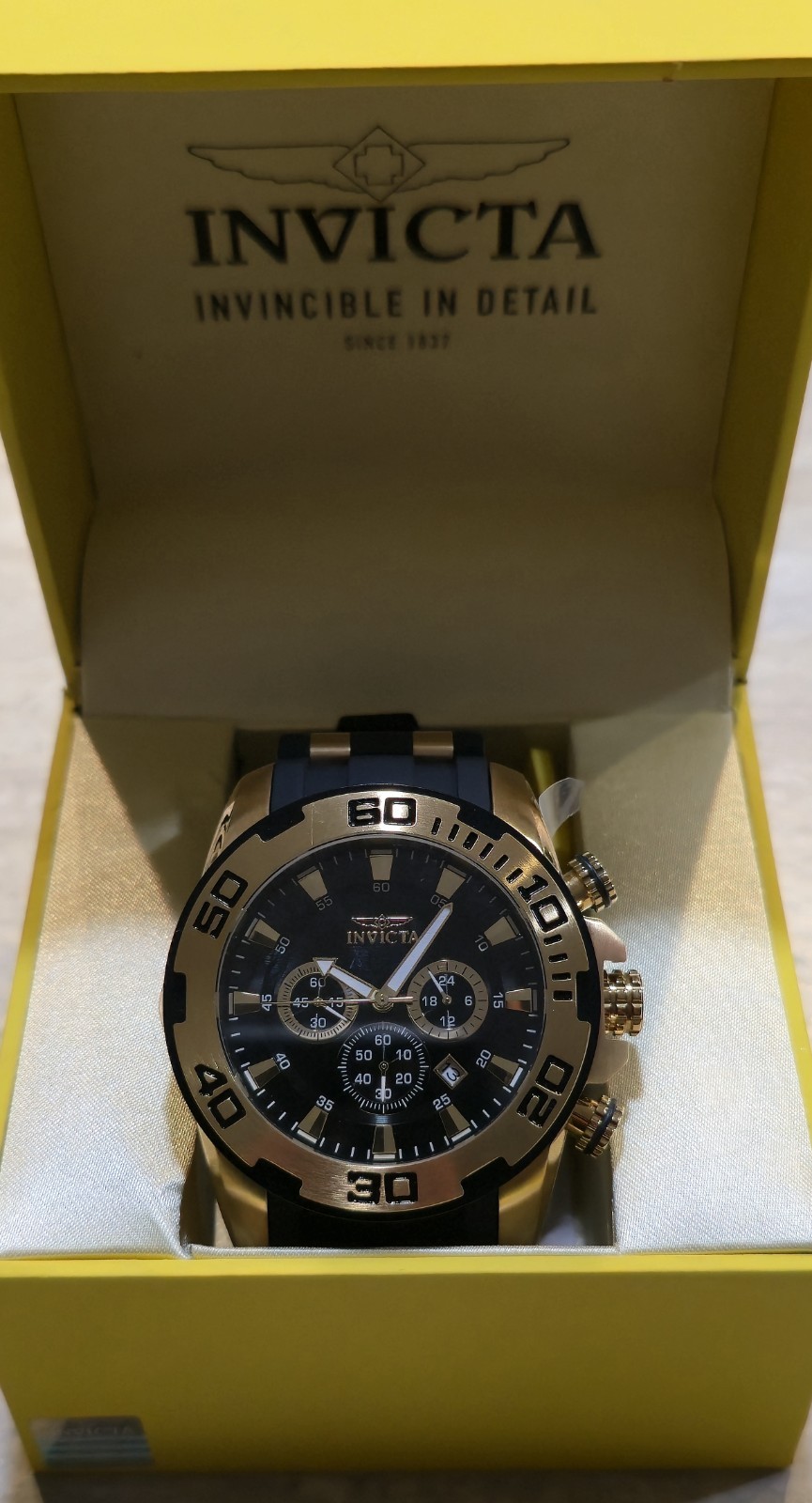 INVICTA Pro Diver SCUBA Gold Tone Case Black Dial Men’s Watch – UNTESTED