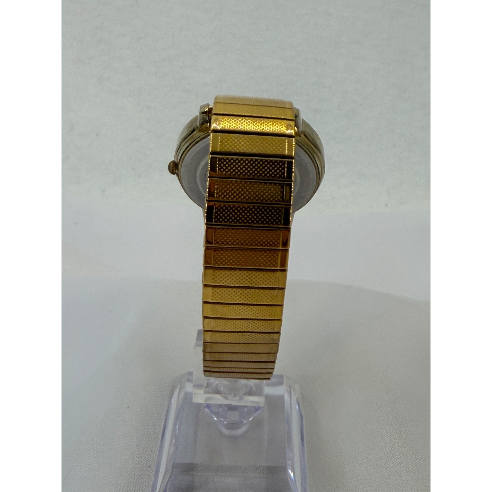 Timex Indiglo WR 30M Gold Tone Day Date Expansion Band Watch CR2016 KO