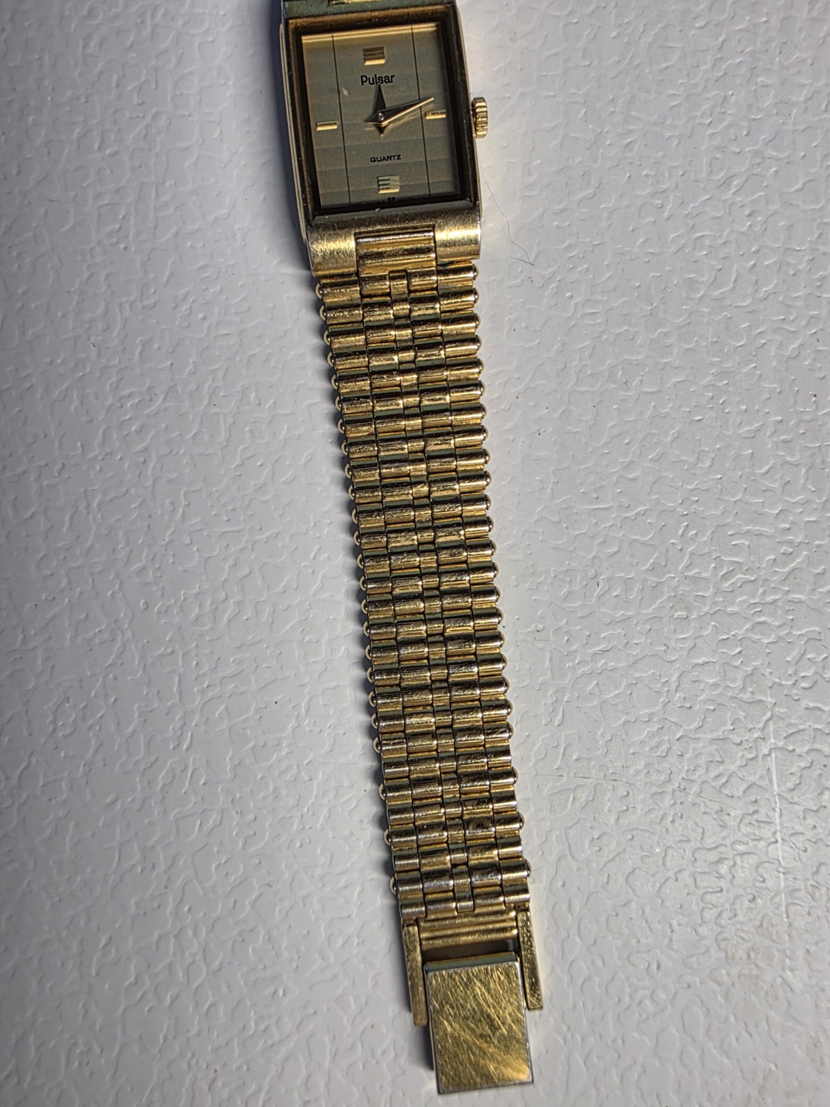 Pulsar V232 Gold Toned Watch