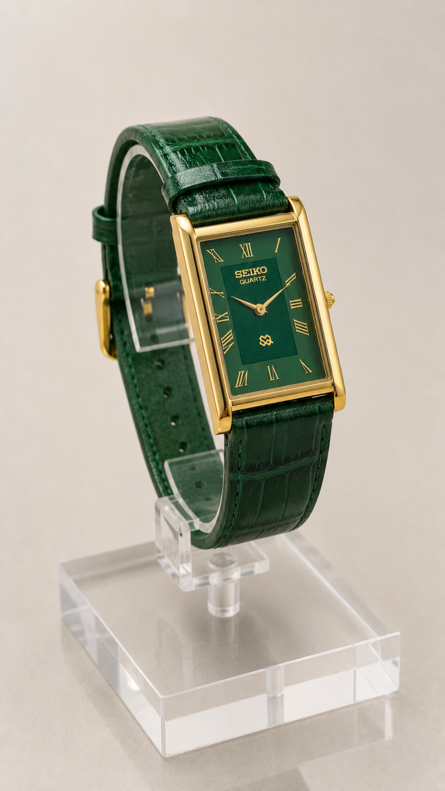 Vintage Refurbished Seiko Quartz Green Dial Rectangular Dress Watch Gold Tone