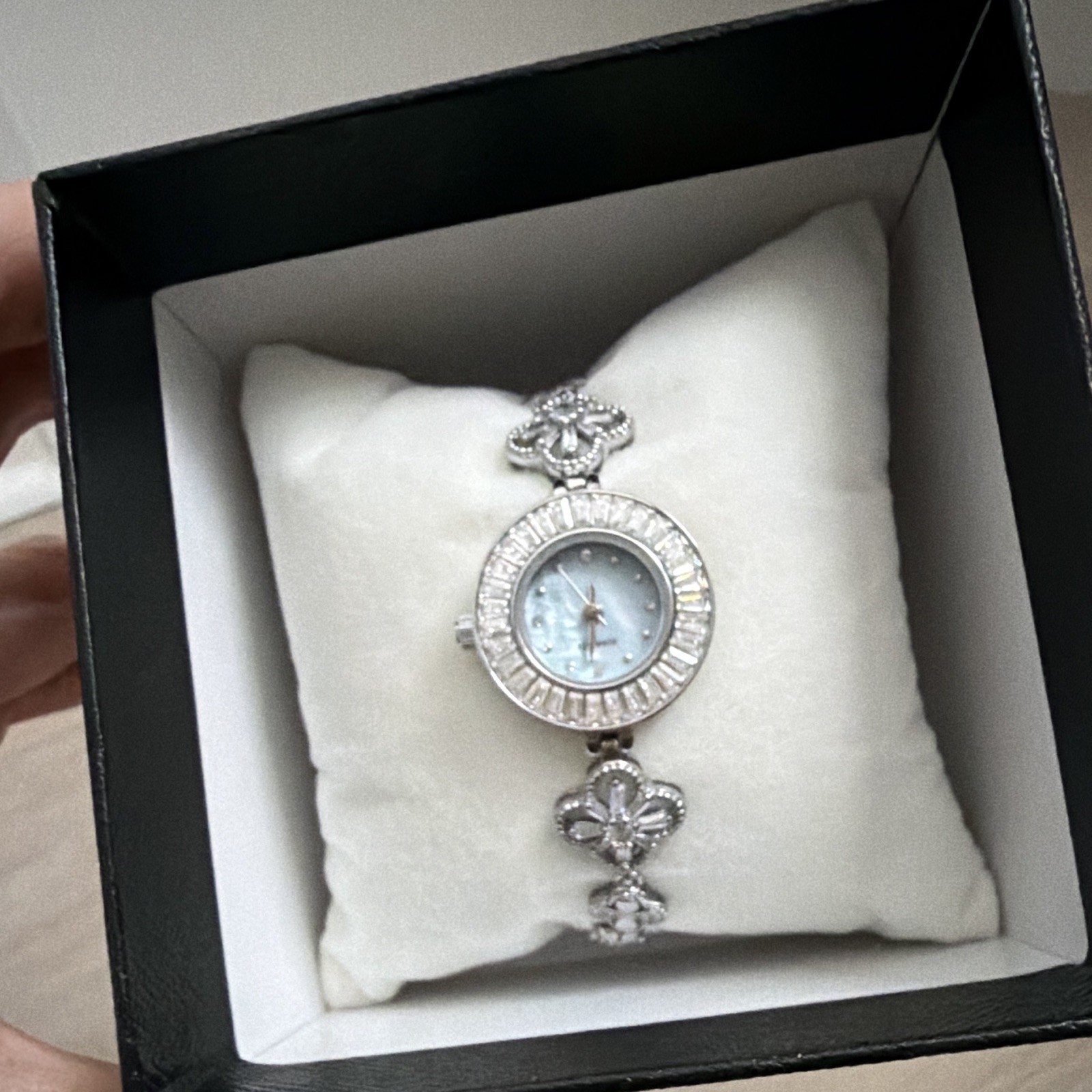 Women’s Silver Tone Rhinestone Gem-Set Bezel Analog Bracelet Watch w/ Box