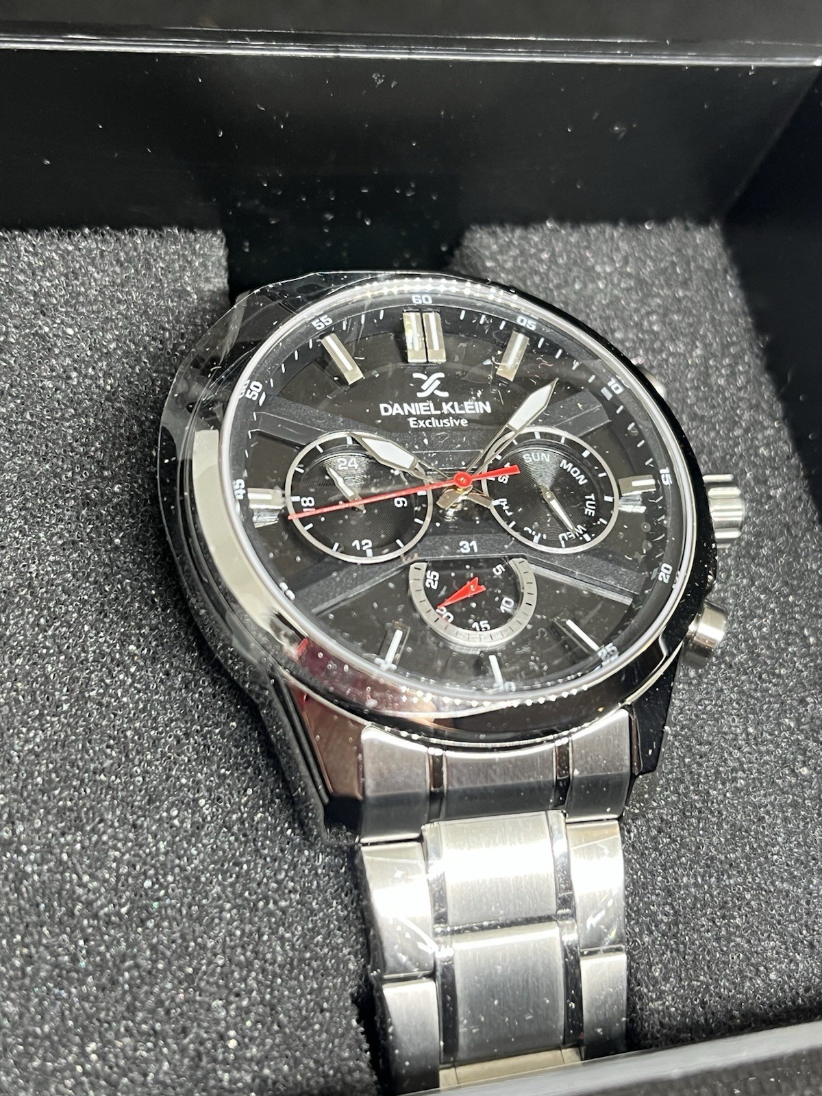 Daniel Klein Exclusive Men Black Watch Steel Plating 5 ATM Silver Tone Day Date