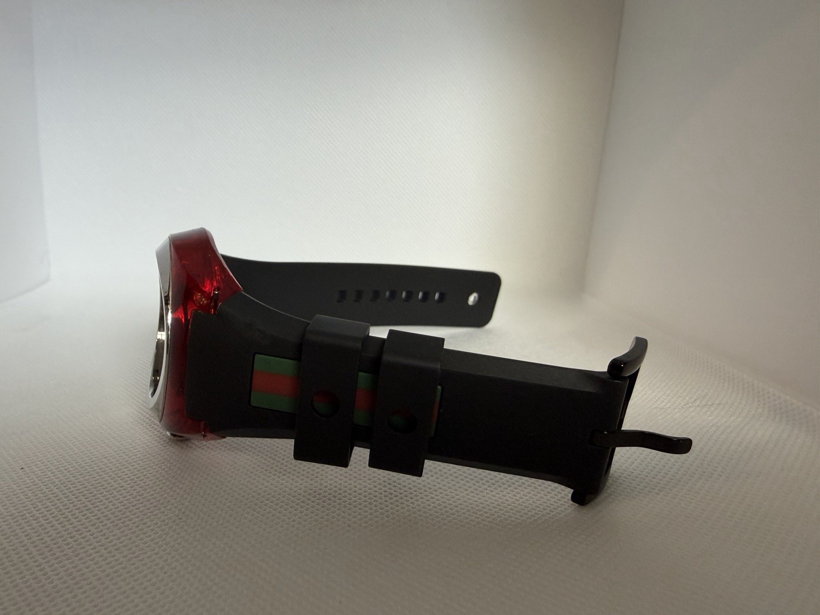 Gucci Sync Red Green Black Wrist Watch 137.1 Men’s Women’s Unisex Silicone USA