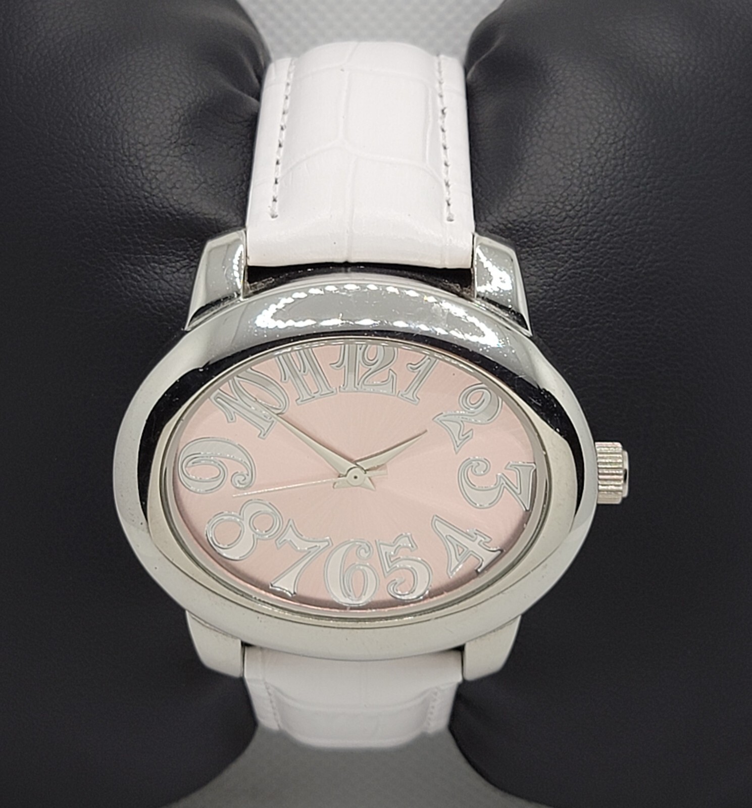 Ladies Fashion Trendy Oval Silver Tone White Leather Strap Analog Watch J1